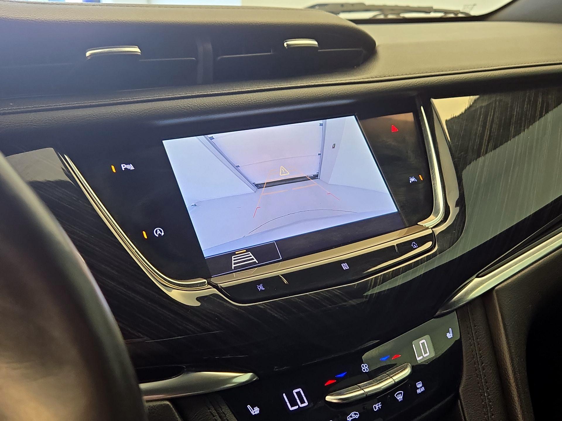 Thumbnail: 2020 Cadillac XT6 - 14