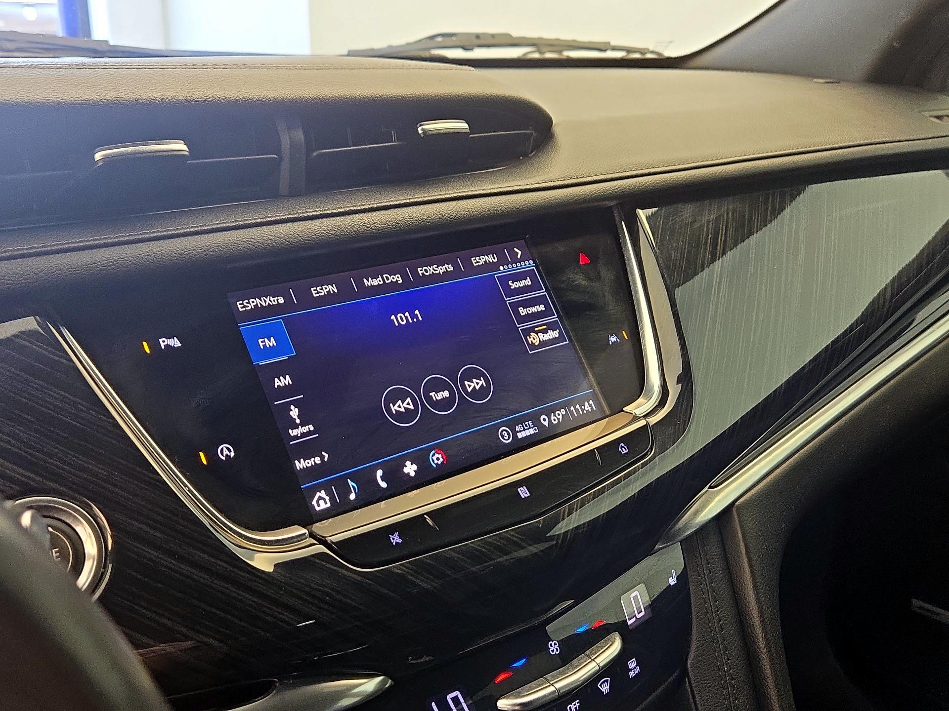 Thumbnail: 2020 Cadillac XT6 - 15
