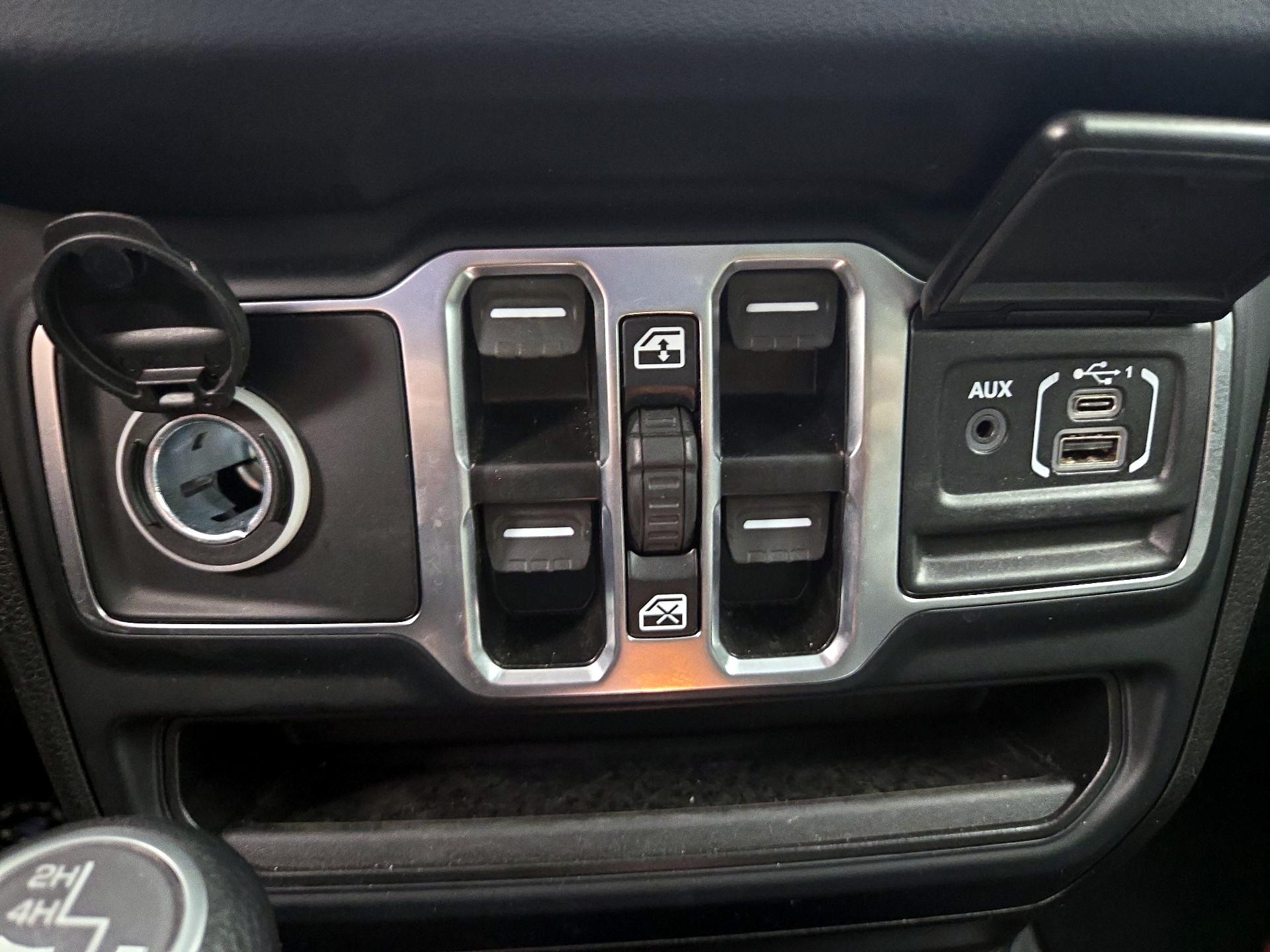 Thumbnail: 2025 Jeep Wrangler - 18