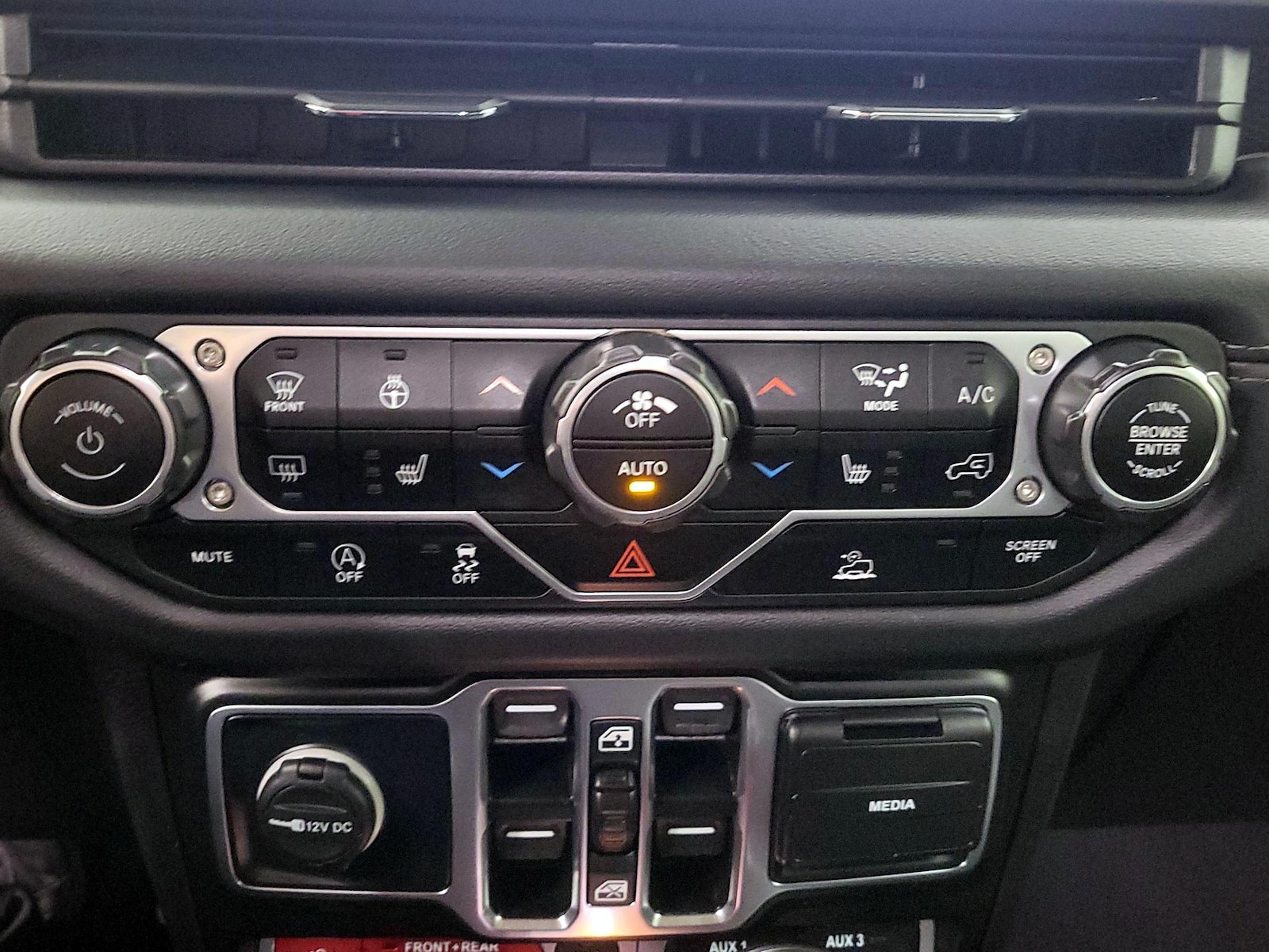 2024 Jeep Wrangler 4-Door Rubicon - Photo 17