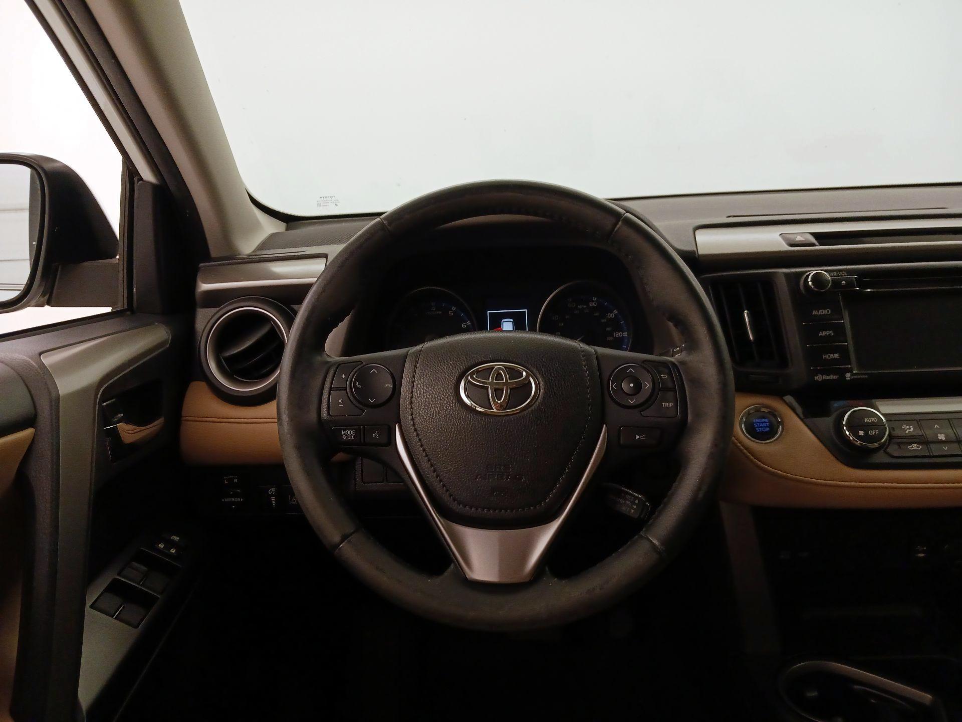 Thumbnail: 2018 Toyota RAV4 - 10