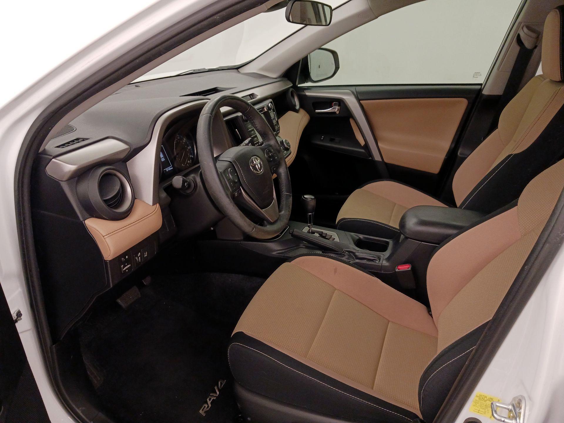 Thumbnail: 2018 Toyota RAV4 - 11
