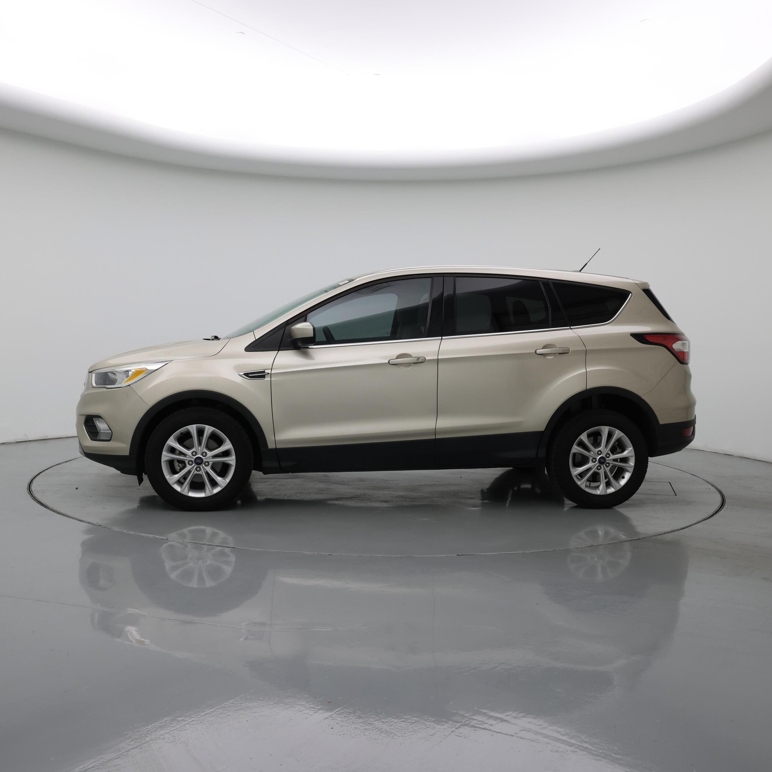 Thumbnail: 2017 Ford Escape - 3