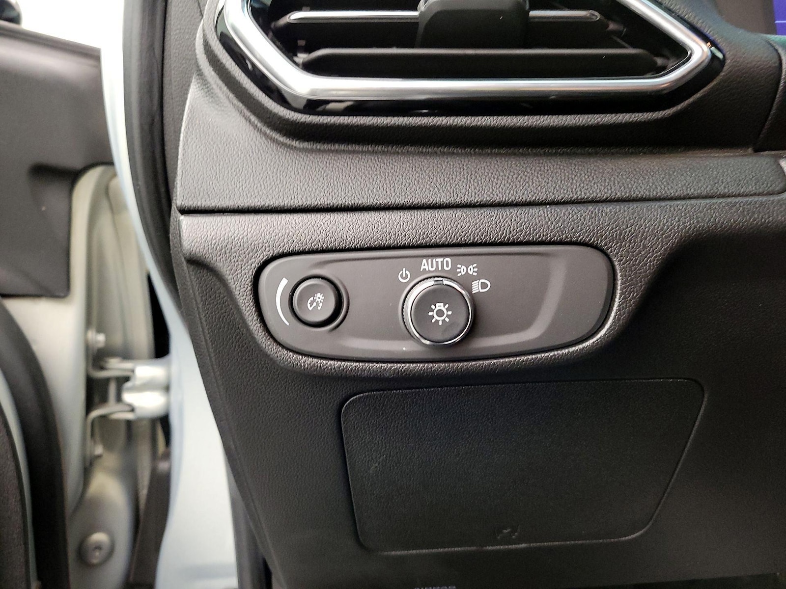 2023 Chevrolet Bolt EV 2LT - Photo 14