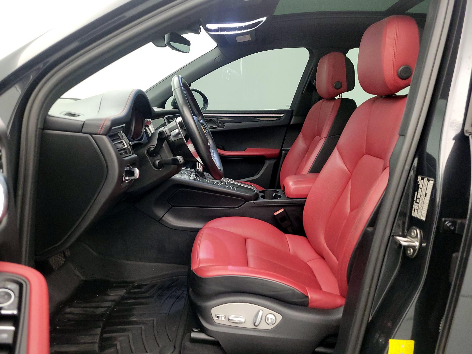 Thumbnail: 2020 Porsche Macan - 11