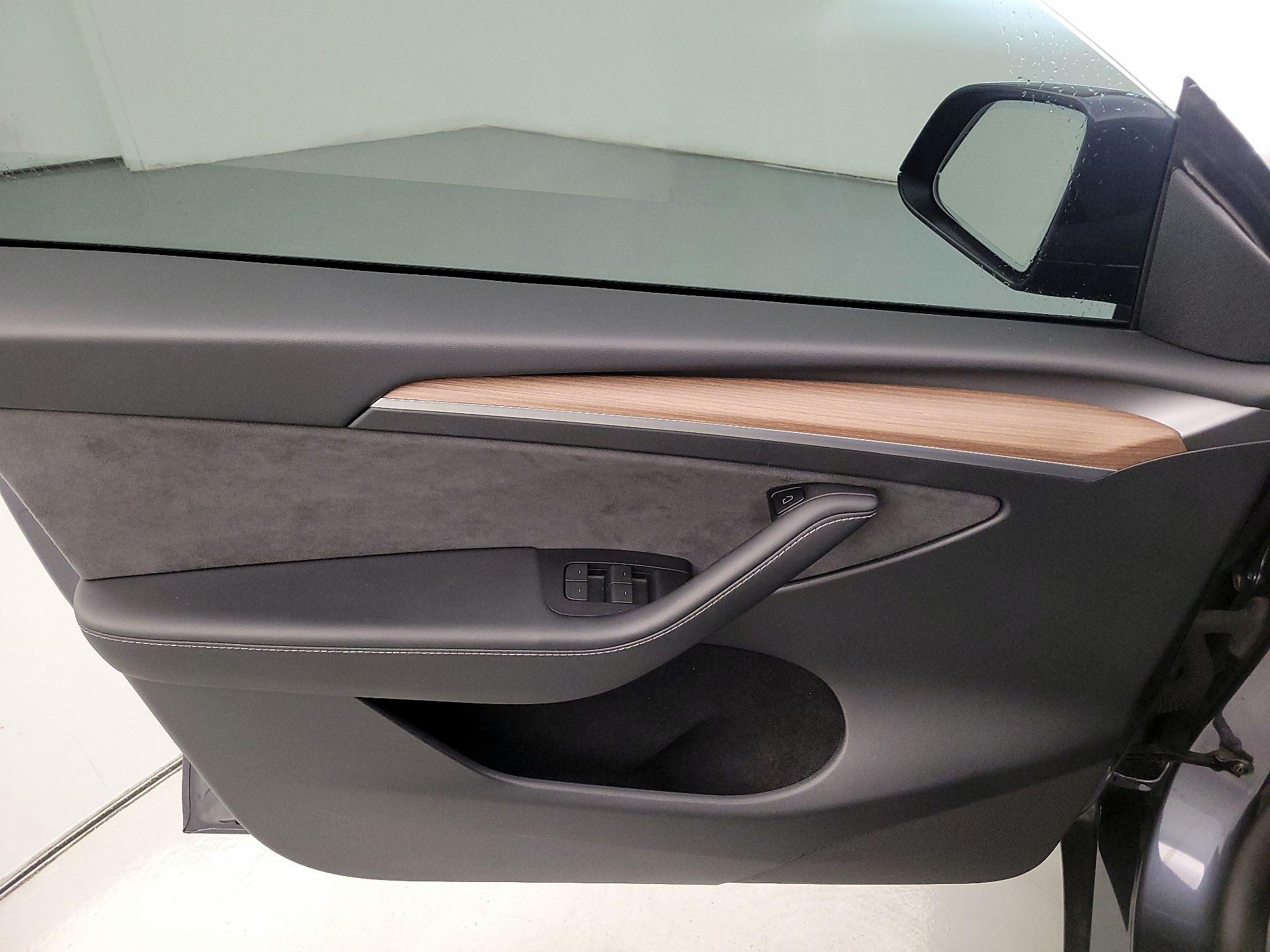 Thumbnail: 2023 Tesla Model Y - 12