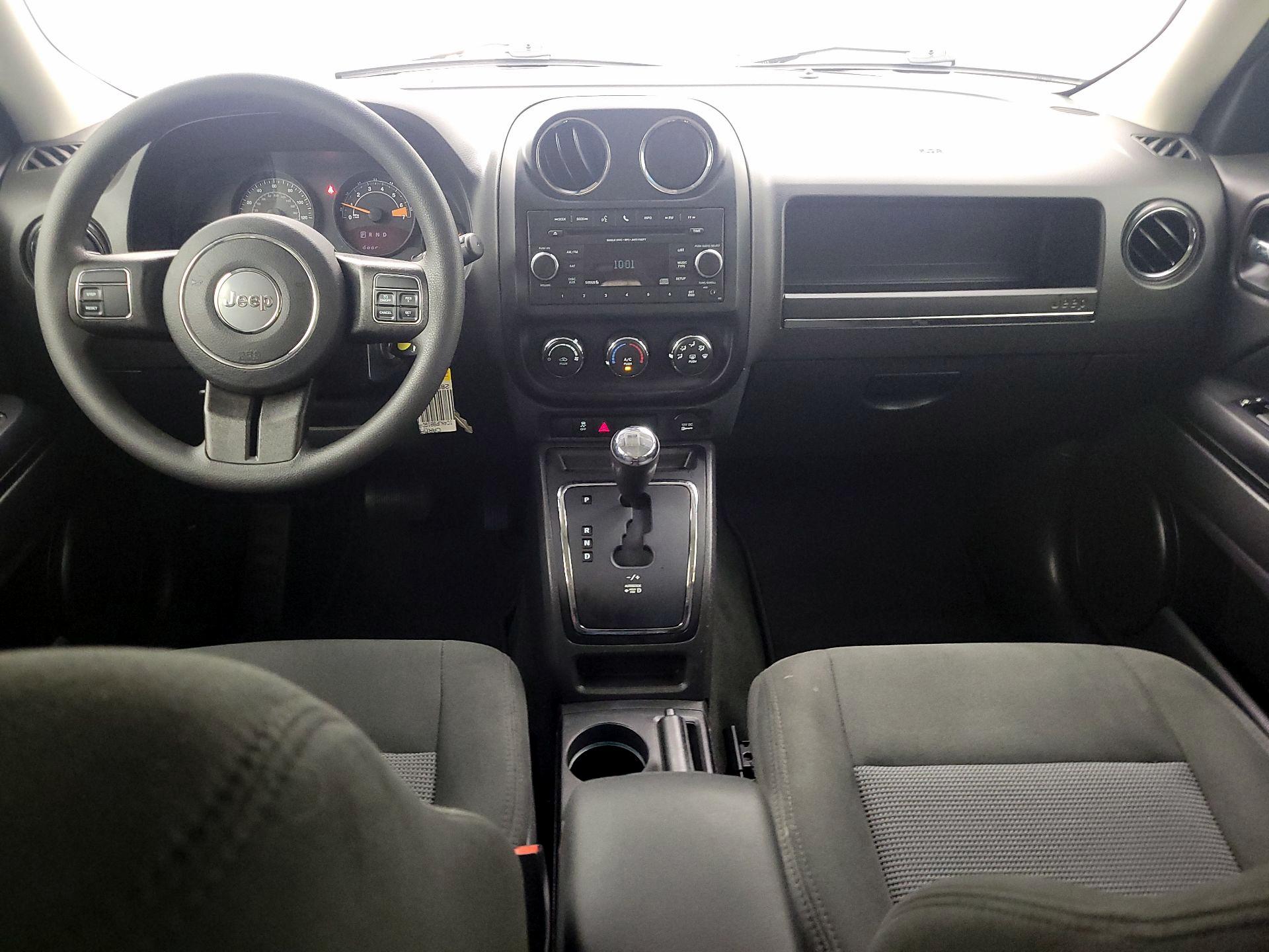 Thumbnail: 2016 Jeep Patriot - 9