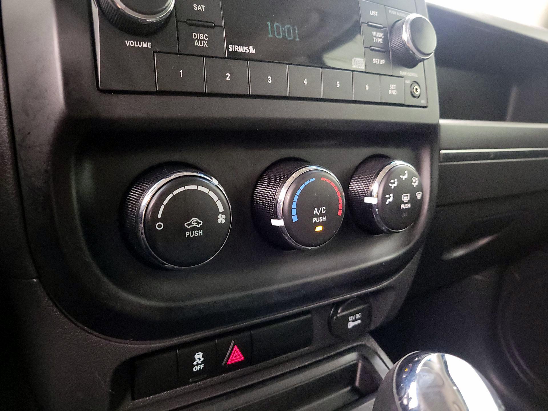 Thumbnail: 2016 Jeep Patriot - 14
