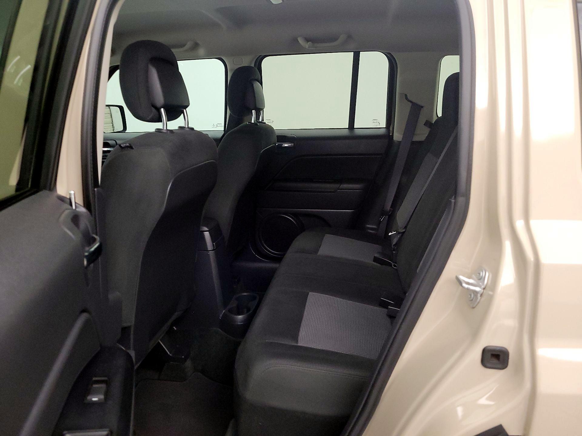 Thumbnail: 2016 Jeep Patriot - 16