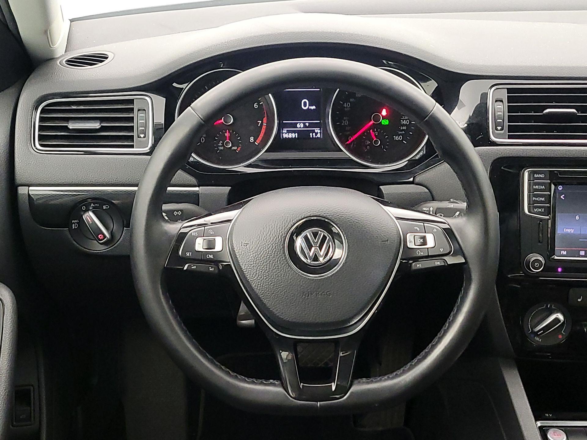 Thumbnail: 2016 Volkswagen Jetta - 10