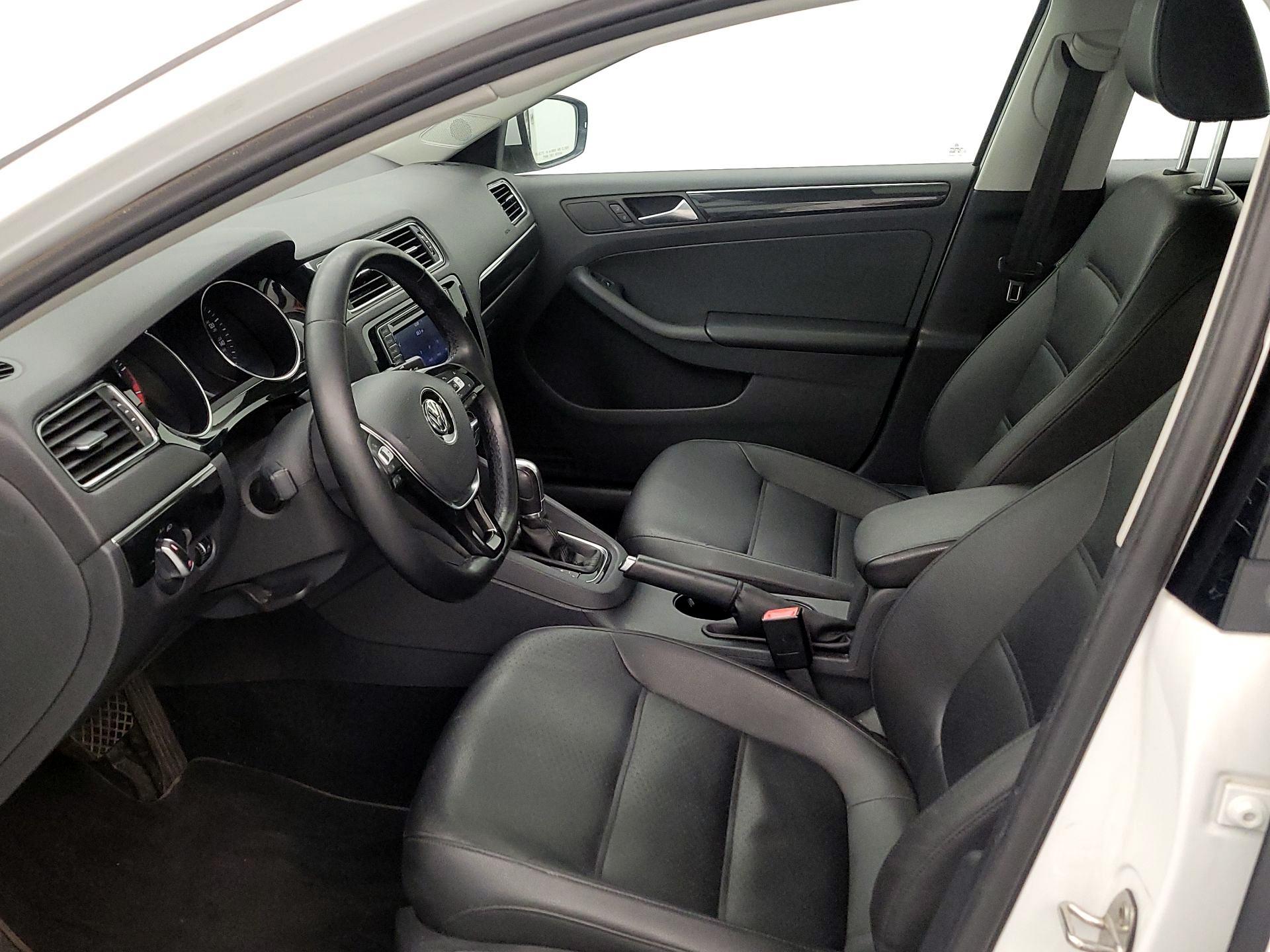 Thumbnail: 2016 Volkswagen Jetta - 11