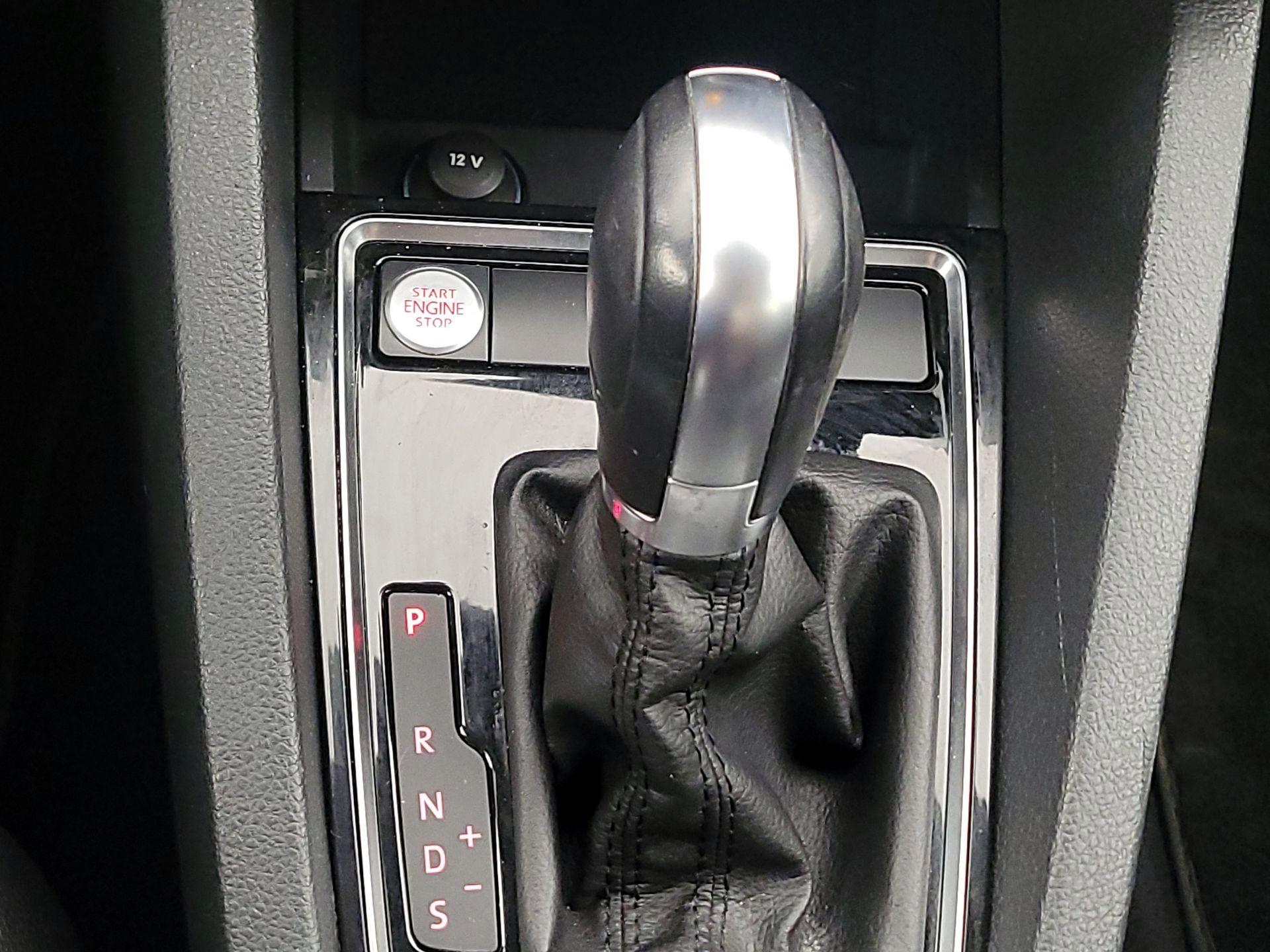 Thumbnail: 2016 Volkswagen Jetta - 17