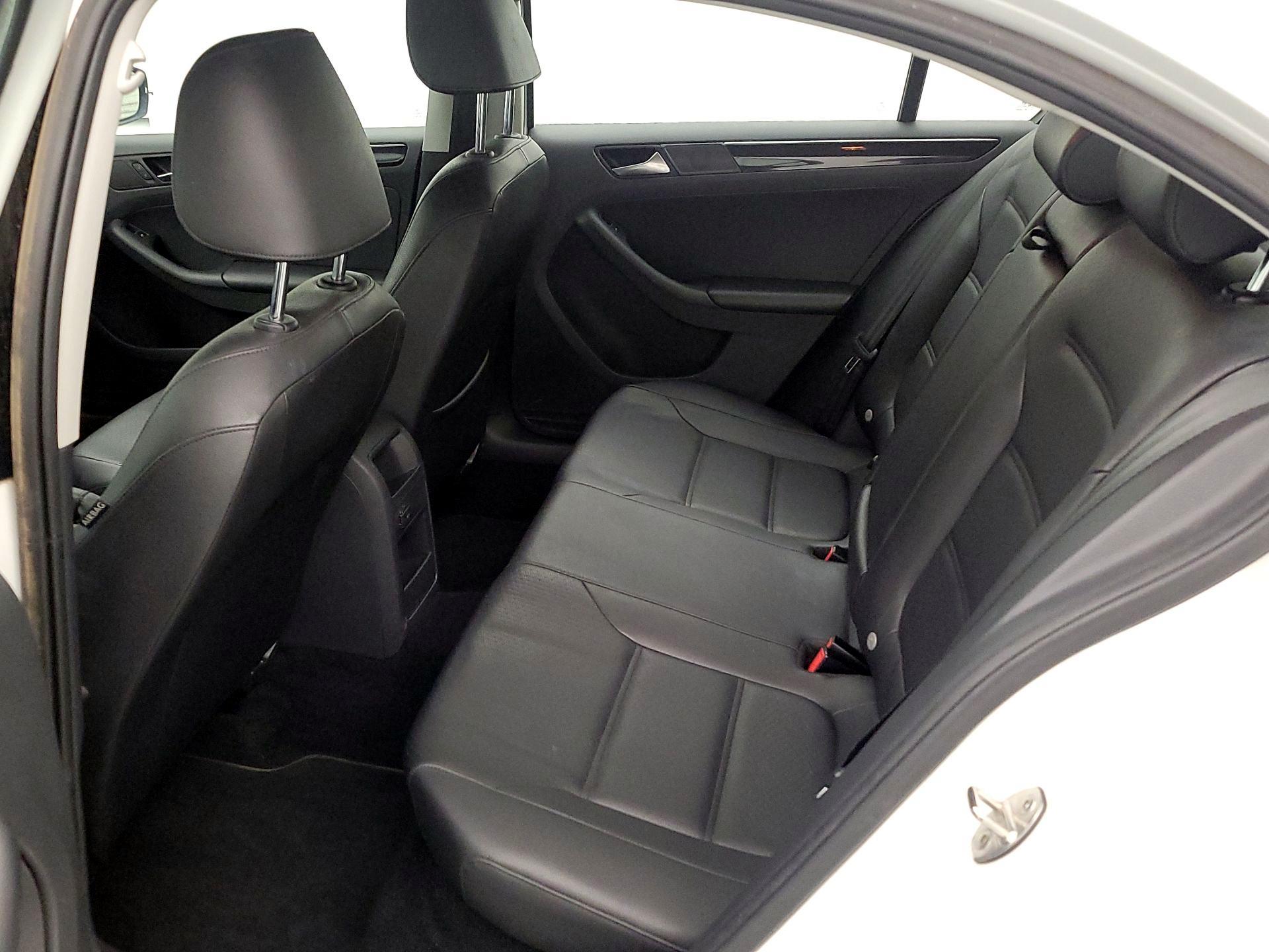 Thumbnail: 2016 Volkswagen Jetta - 20