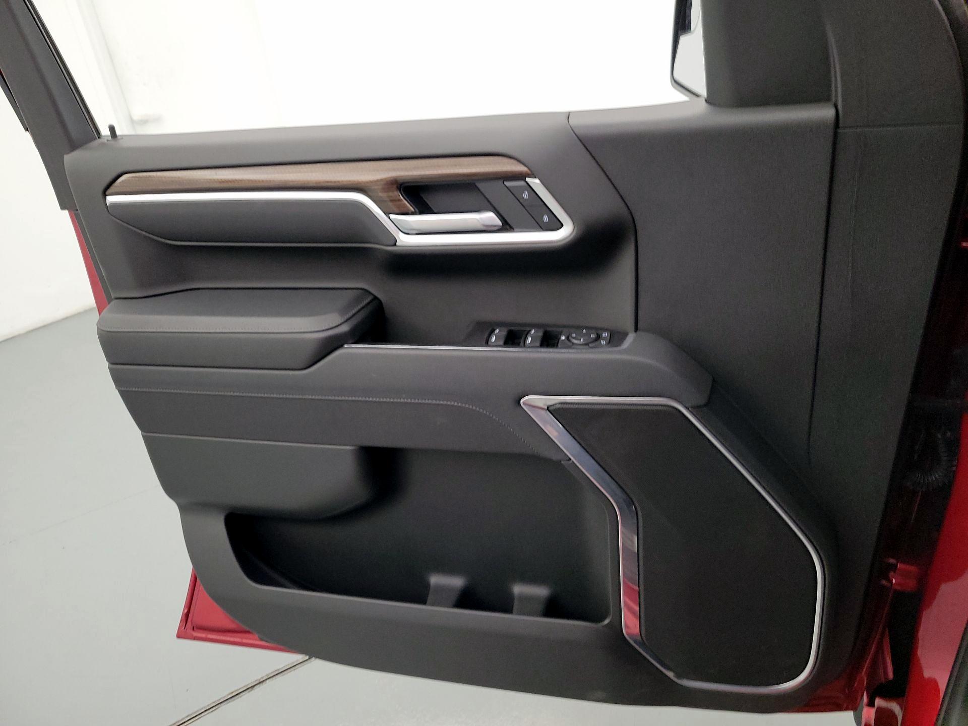 Thumbnail: 2025 Chevrolet Silverado 1500 - 12