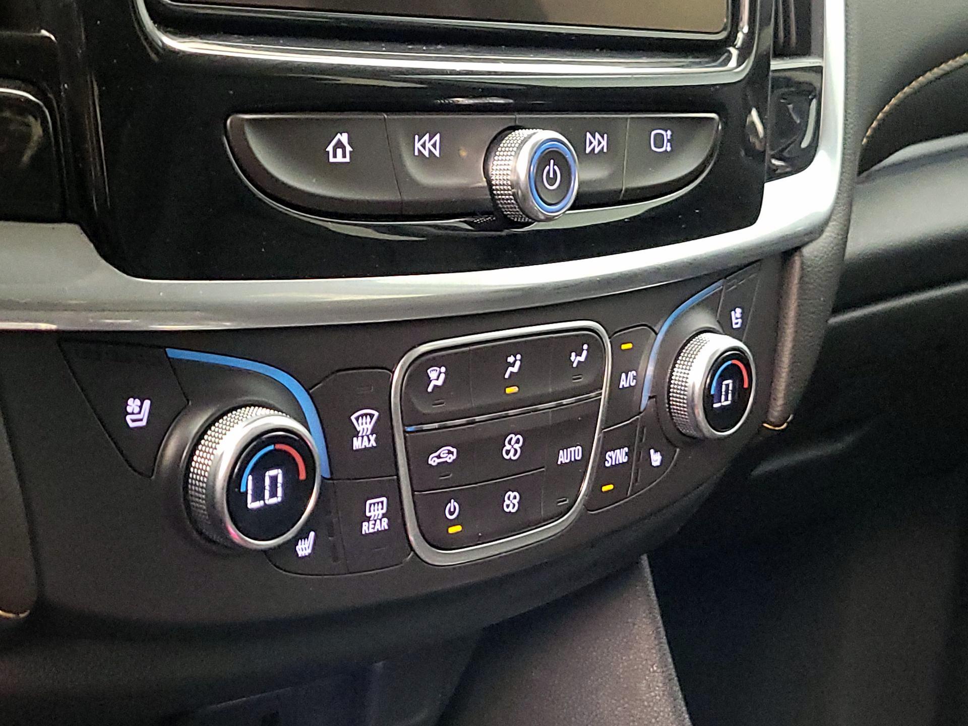 Thumbnail: 2019 Chevrolet Traverse - 17