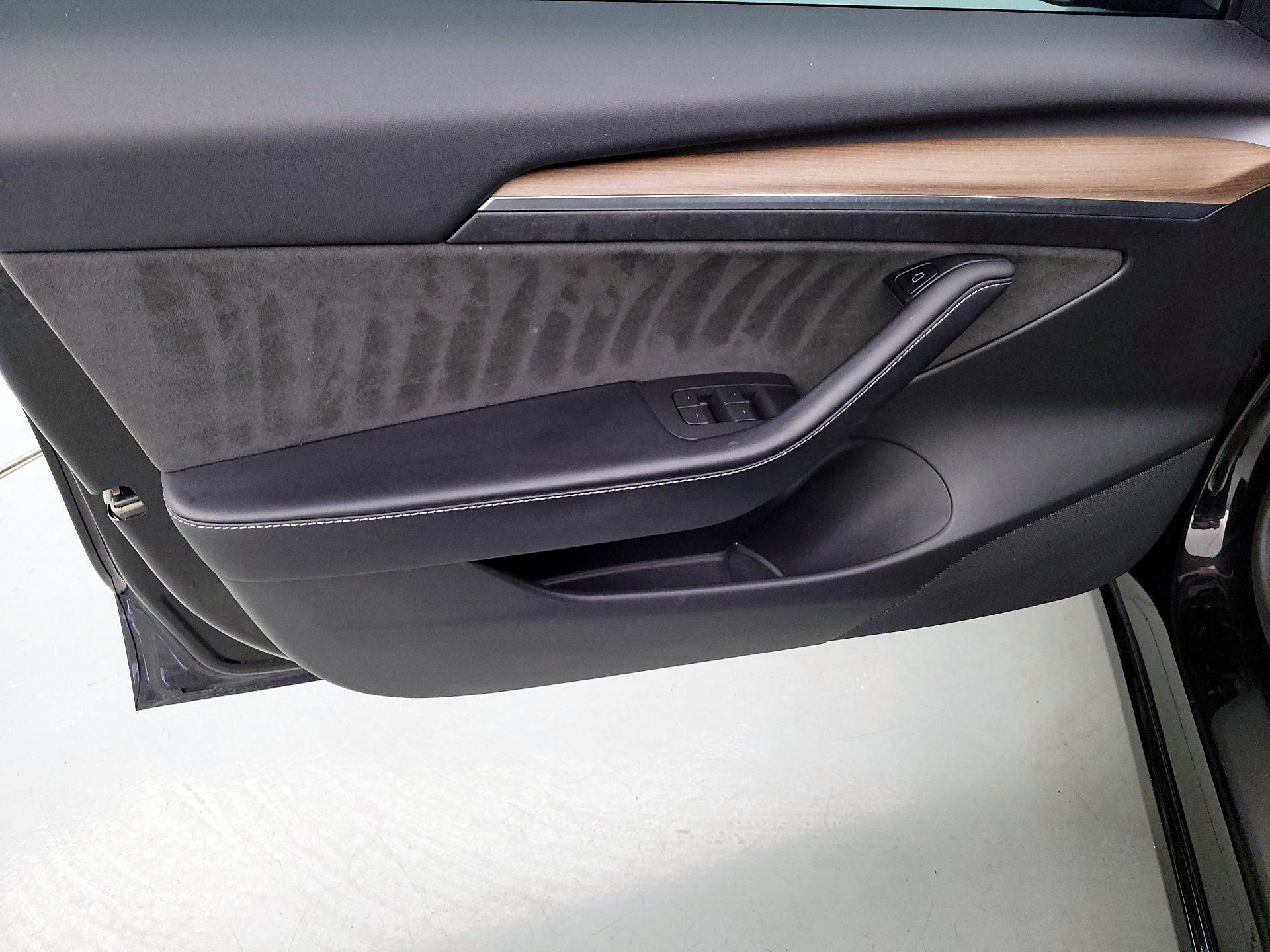 Thumbnail: 2021 Tesla Model 3 - 12