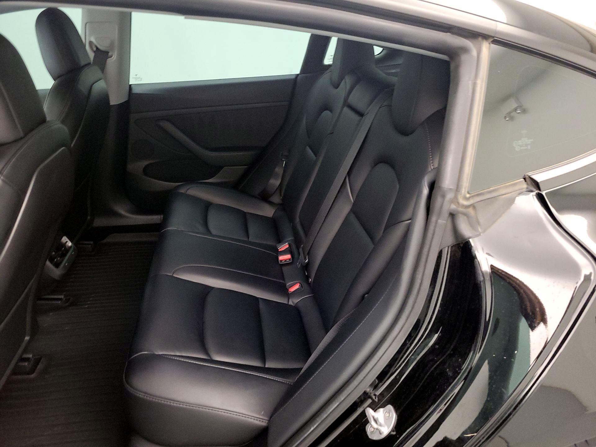 Thumbnail: 2021 Tesla Model 3 - 19