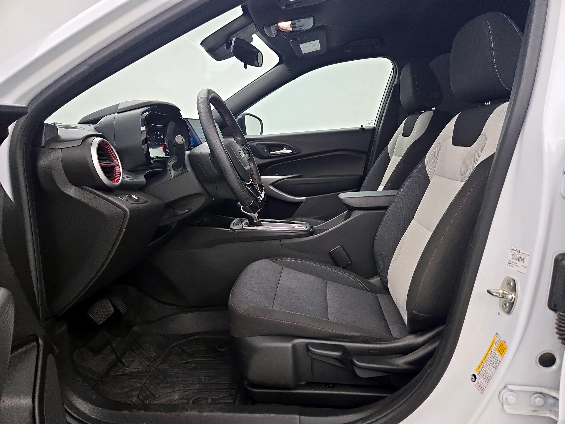 Thumbnail: 2024 Chevrolet Trax - 11