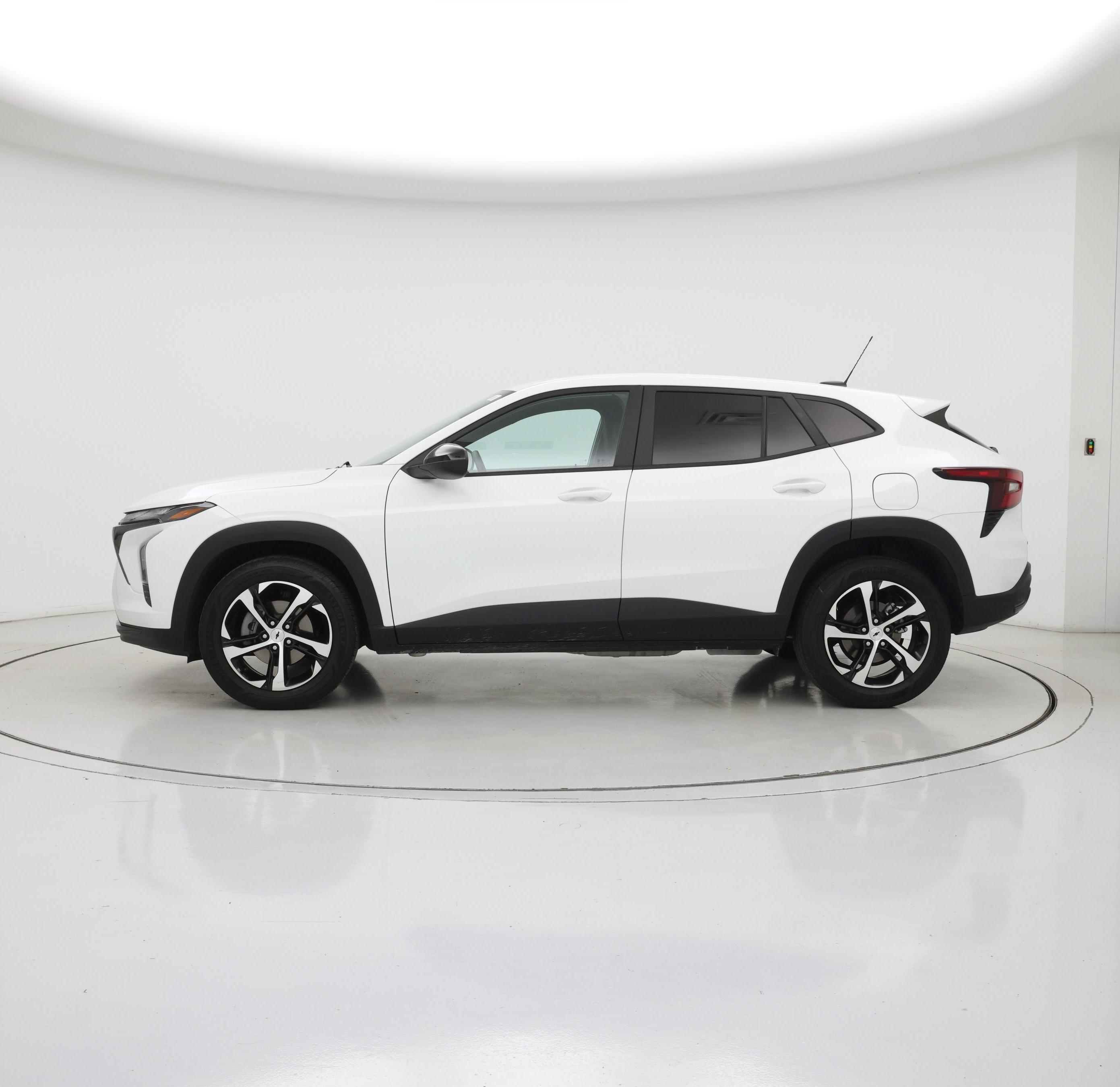 Thumbnail: 2024 Chevrolet Trax - 3