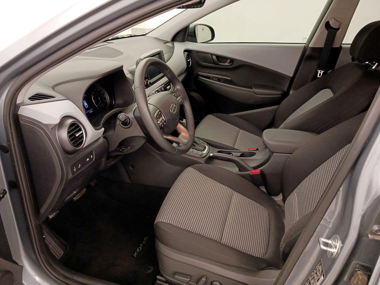 2020 Hyundai Kona SEL Plus - Photo 12