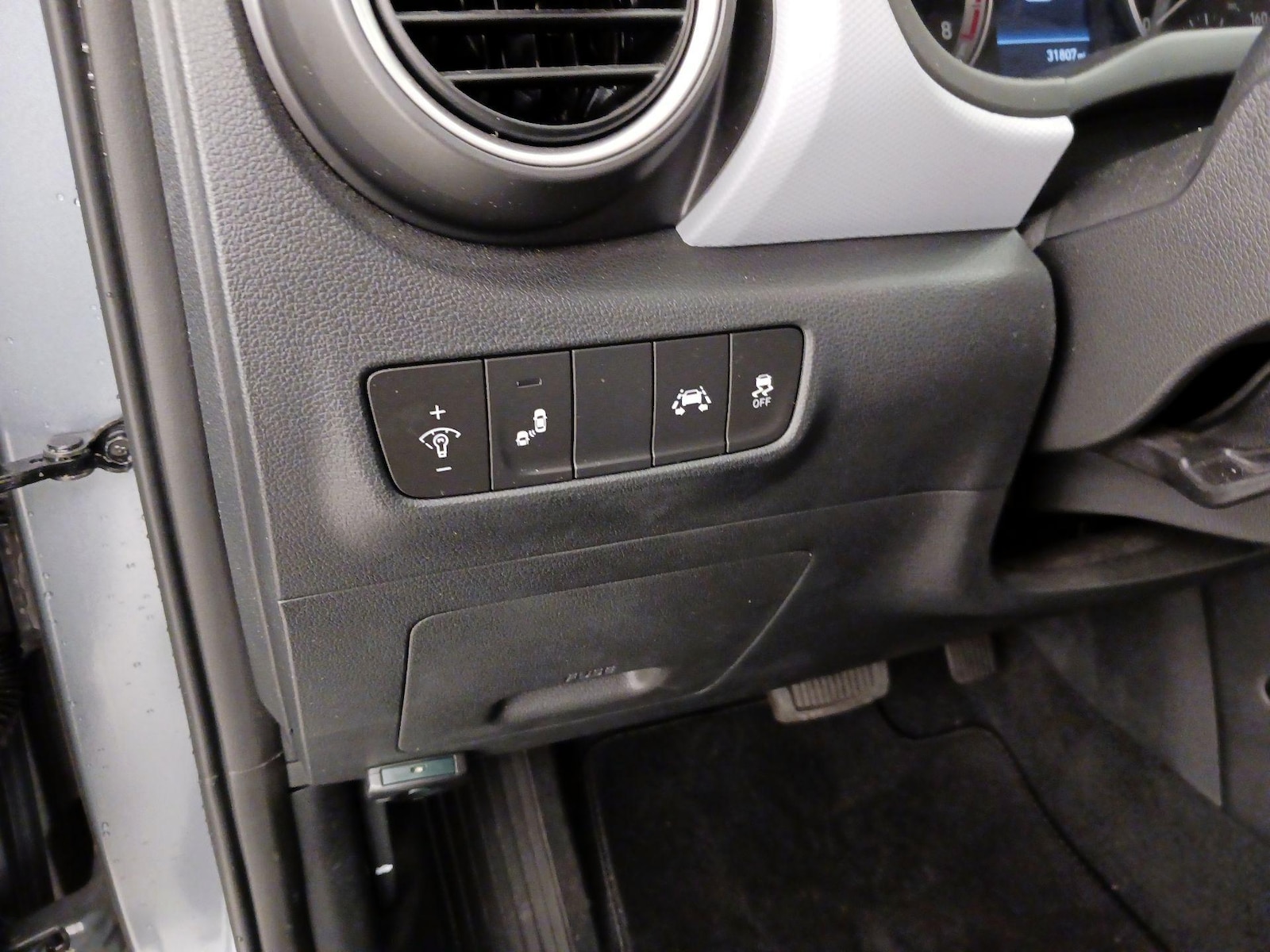 2020 Hyundai Kona SEL Plus - Photo 14