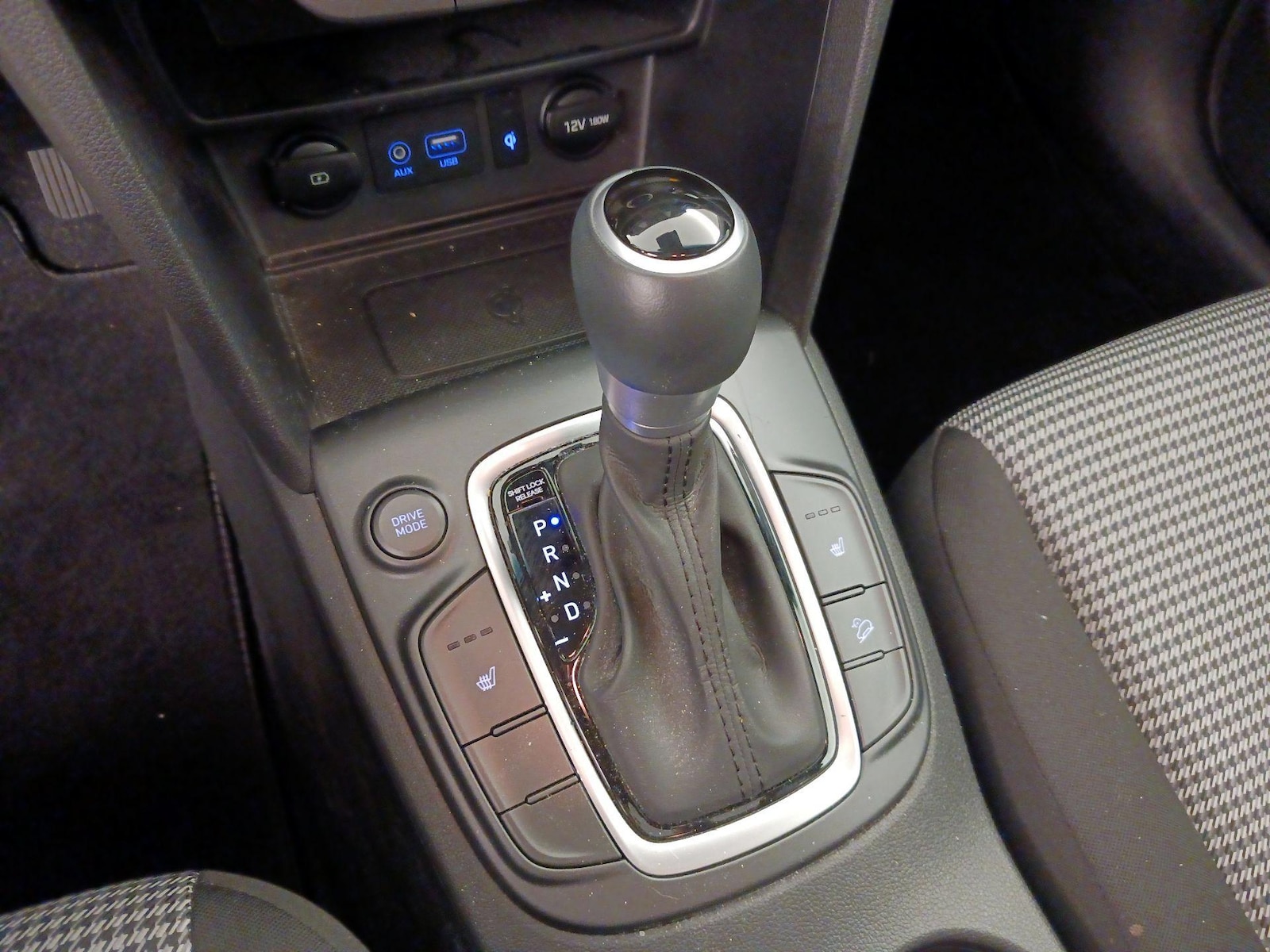 2020 Hyundai Kona SEL Plus - Photo 18