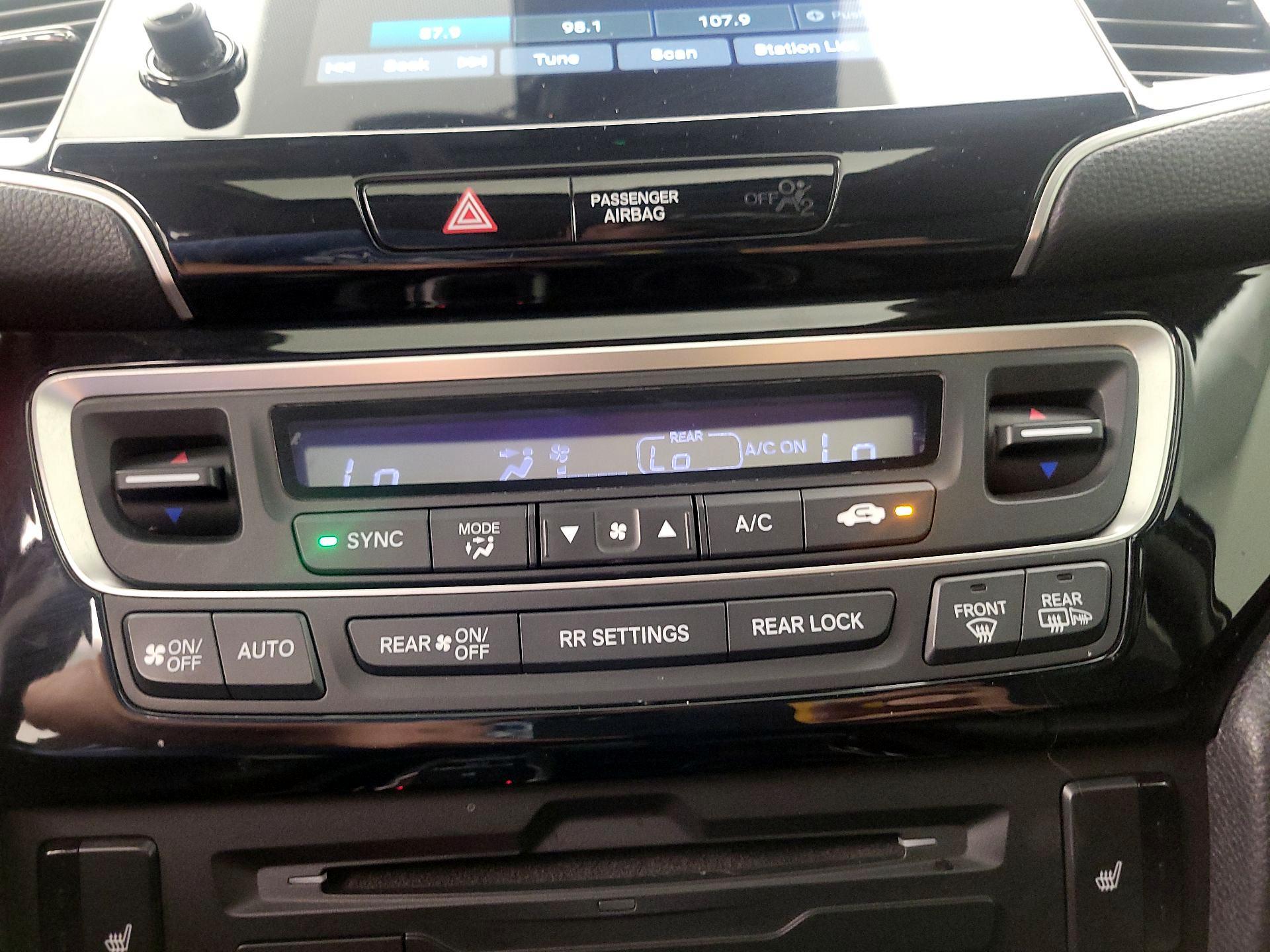 Thumbnail: 2020 Honda Pilot - 17