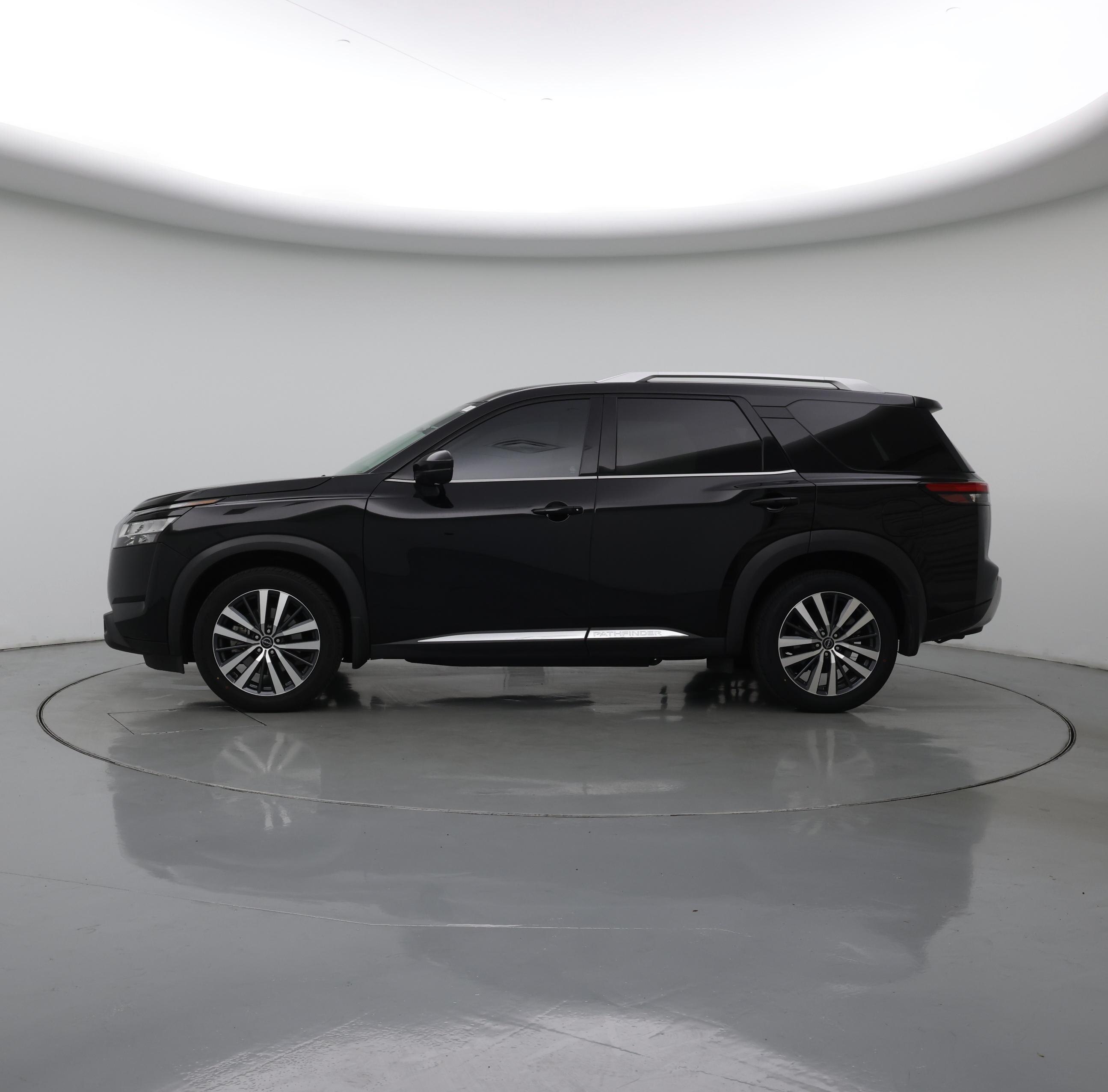 Thumbnail: 2022 Nissan Pathfinder - 3