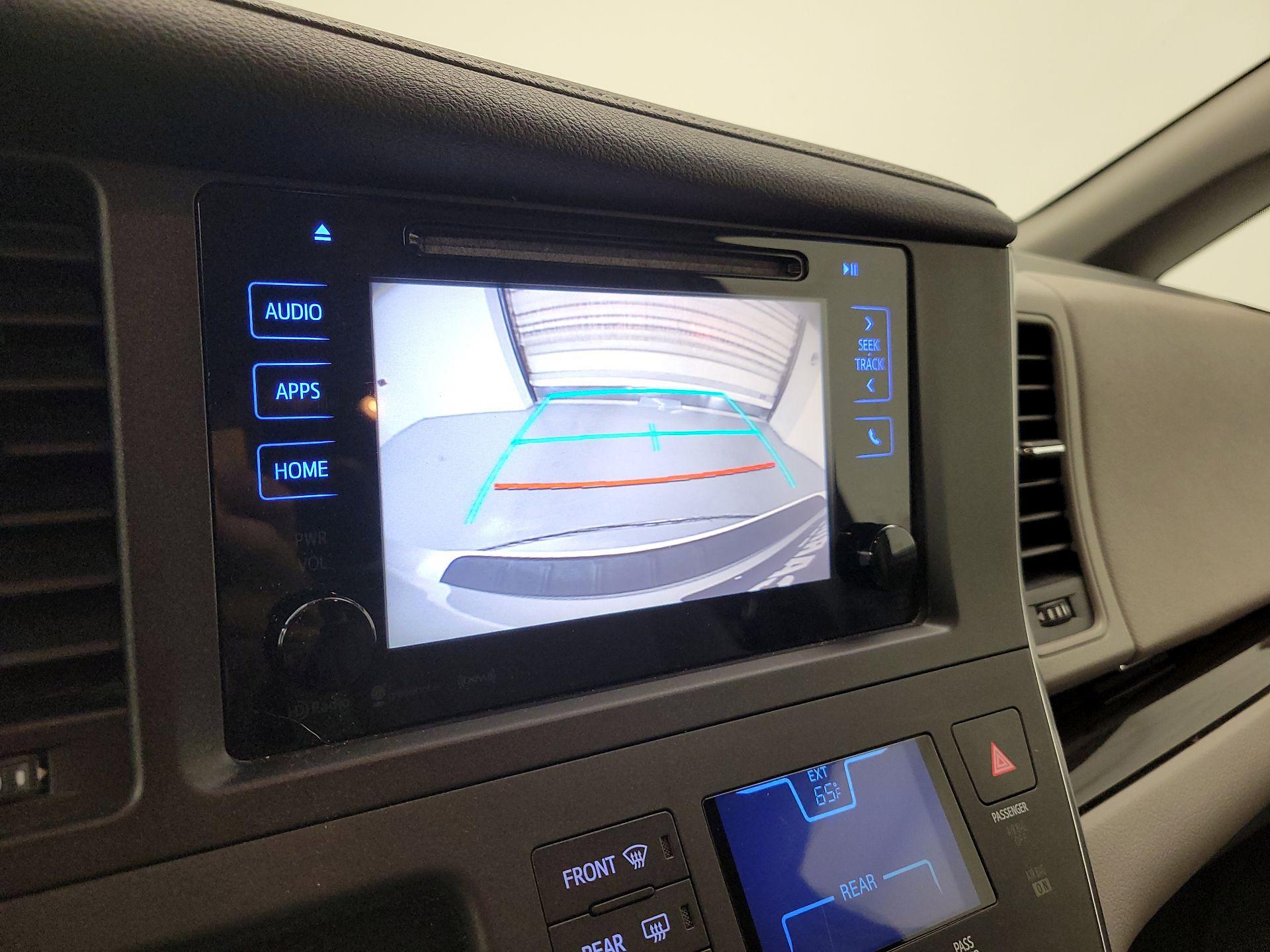 Thumbnail: 2017 Toyota Sienna - 14