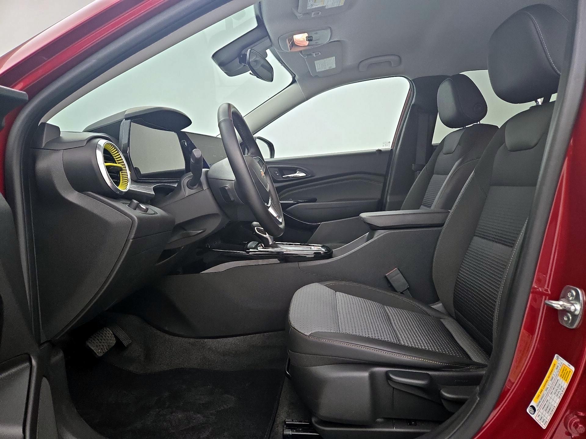 Thumbnail: 2025 Chevrolet Trax - 11