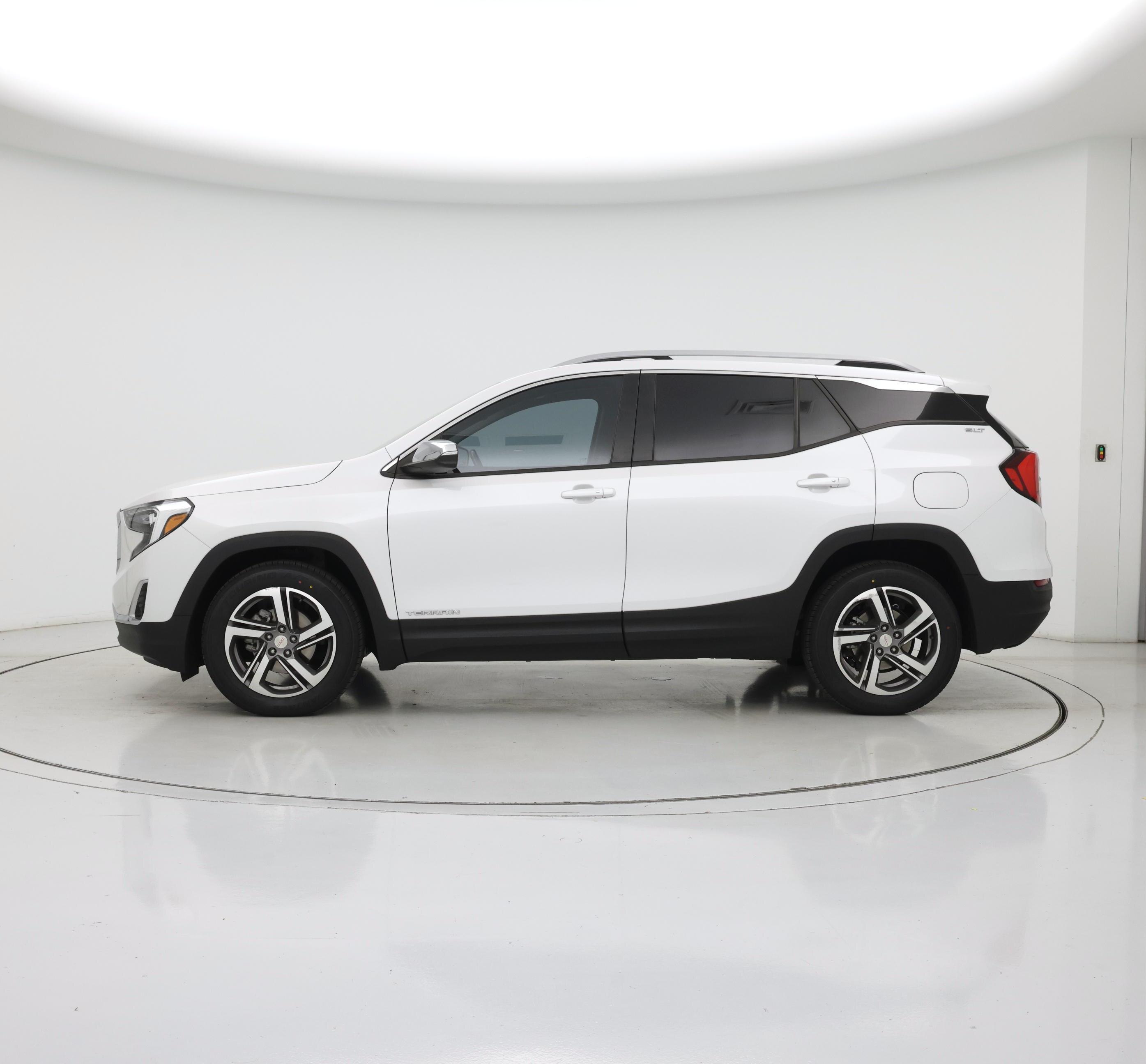 Thumbnail: 2021 GMC Terrain - 3