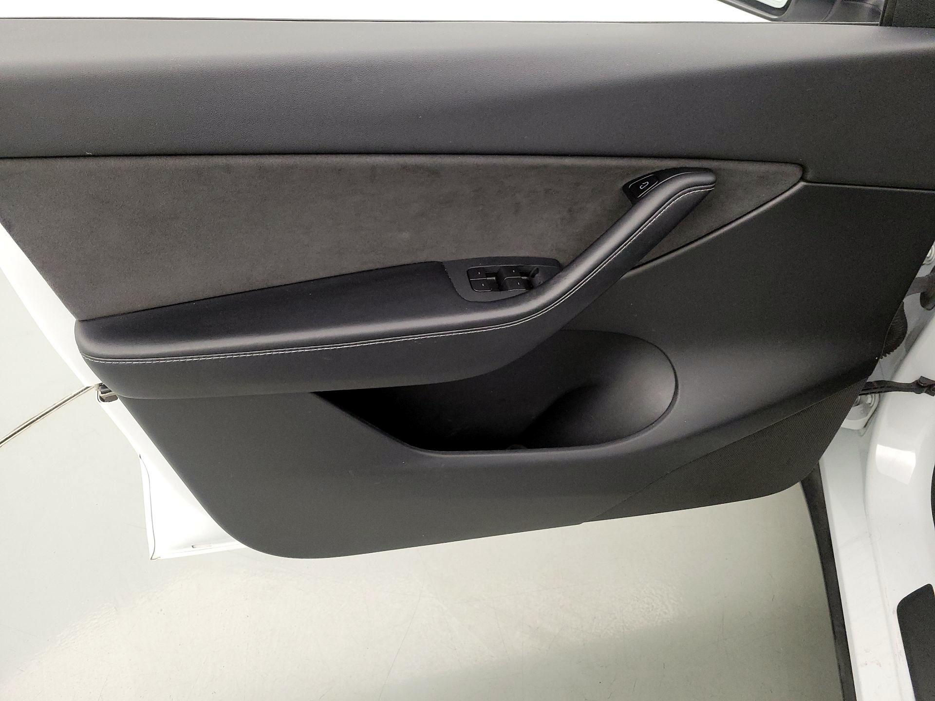 Thumbnail: 2021 Tesla Model Y - 12