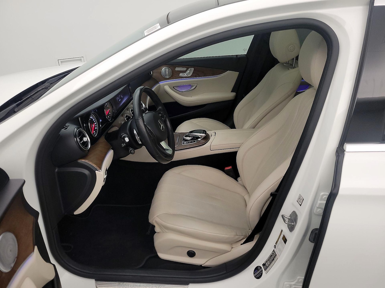 2018 Mercedes-Benz E-Class E300 - Photo 12