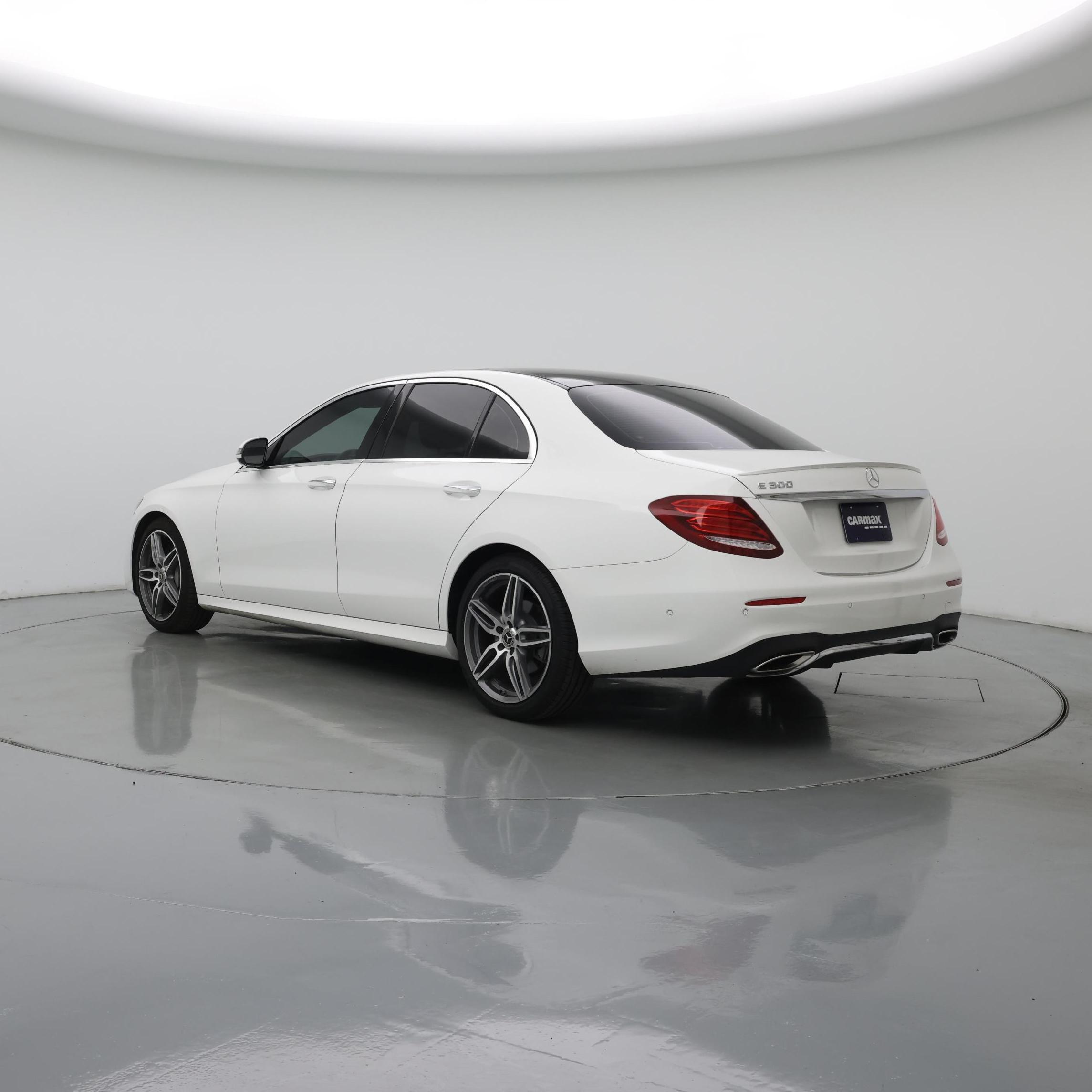 Thumbnail: 2018 Mercedes-Benz E-Class - 2
