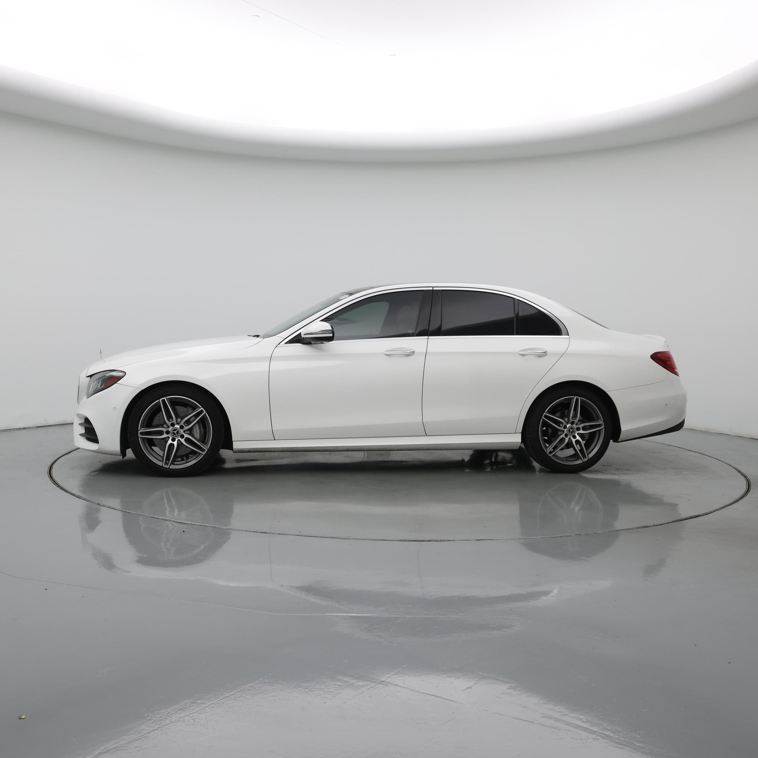 Thumbnail: 2018 Mercedes-Benz E-Class - 3