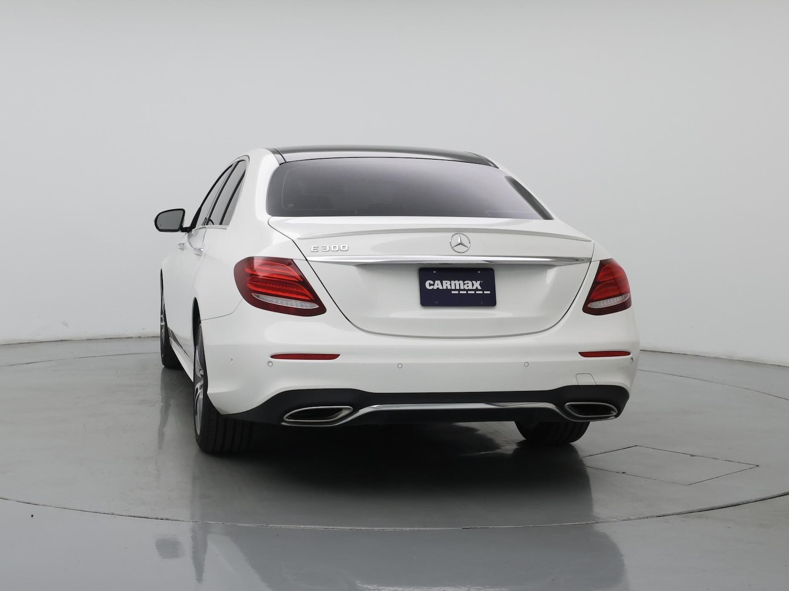 2018 Mercedes-Benz E-Class E300 - Photo 7