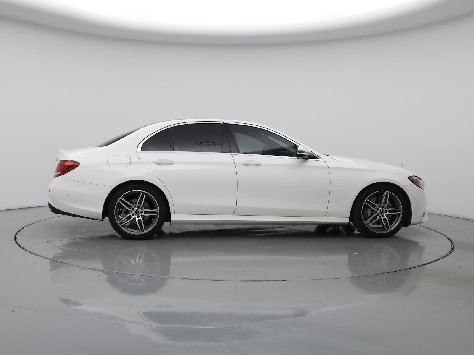 2018 Mercedes-Benz E-Class E300 - Photo 8