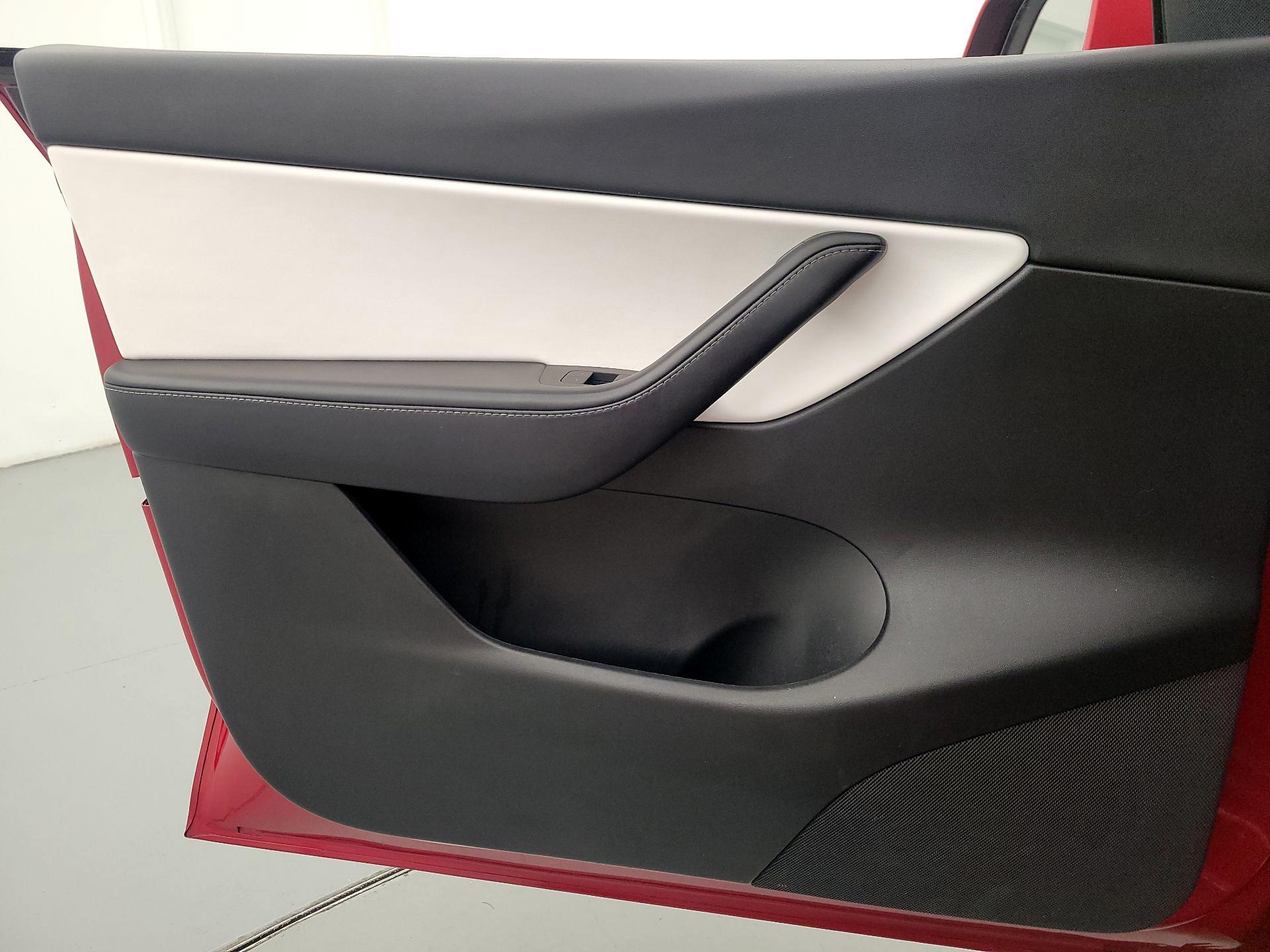 Thumbnail: 2022 Tesla Model Y - 12