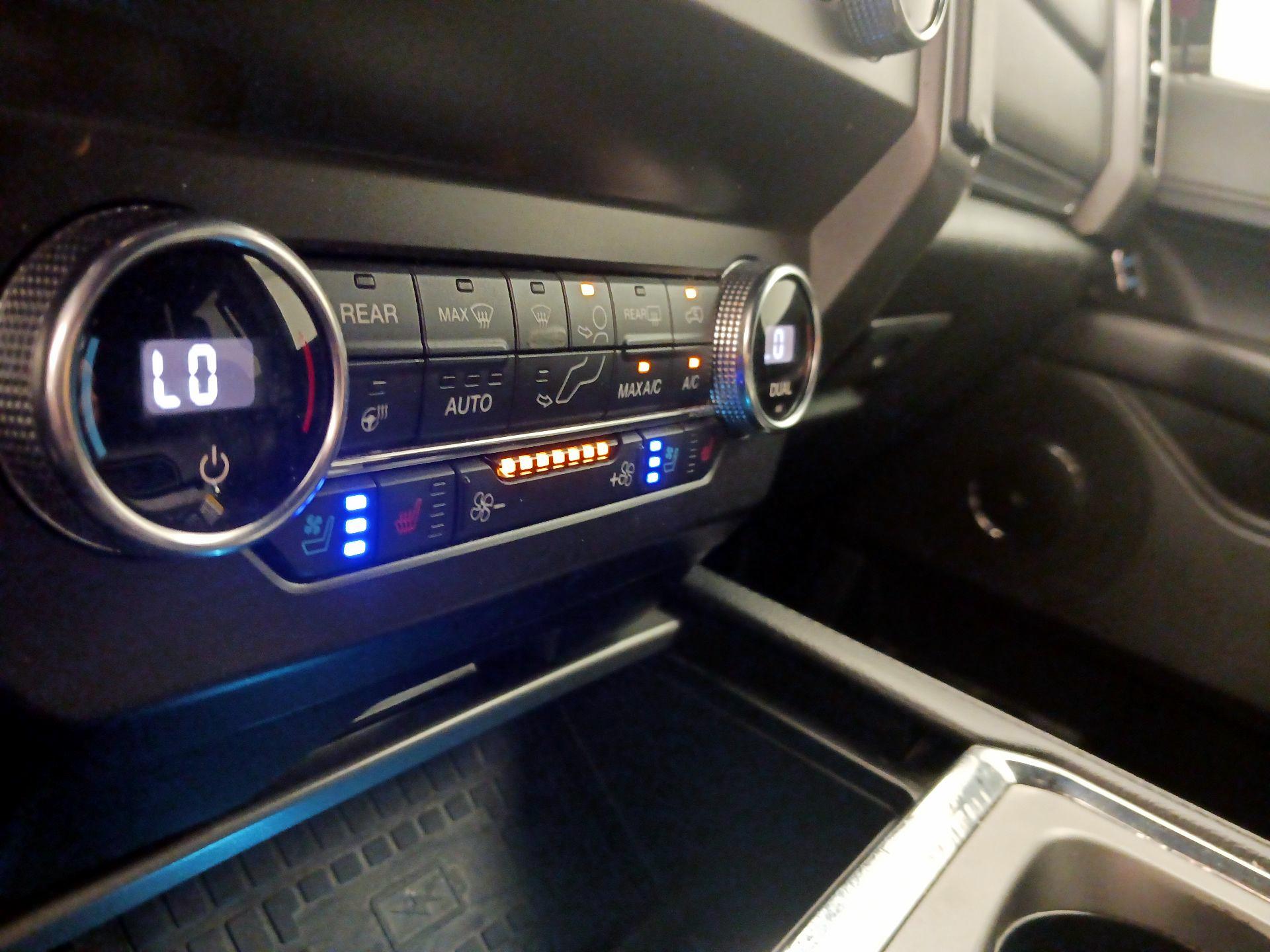 Thumbnail: 2019 Ford Expedition - 17