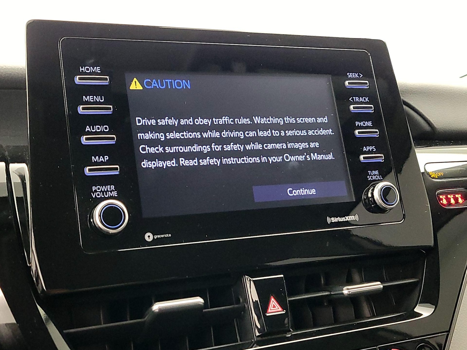 2024 Toyota Camry LE - Photo 17