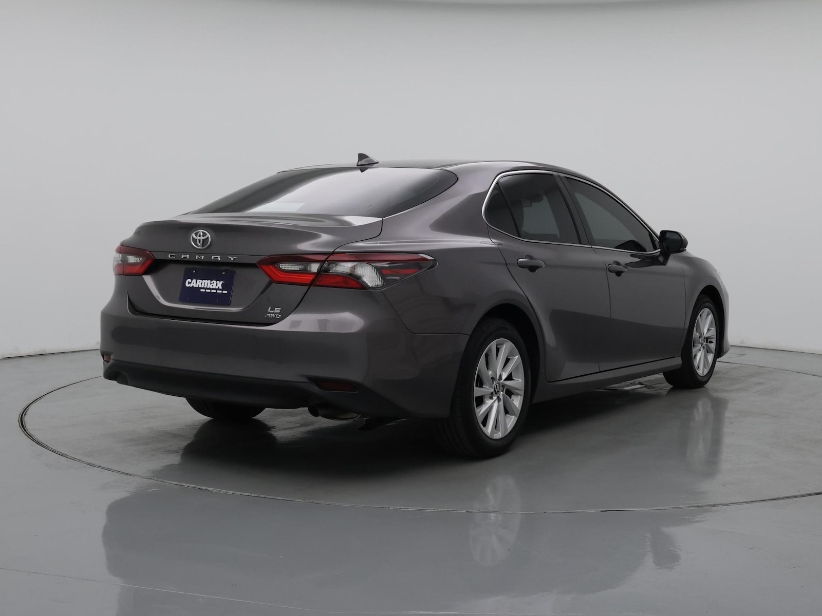 2024 Toyota Camry LE - Photo 9