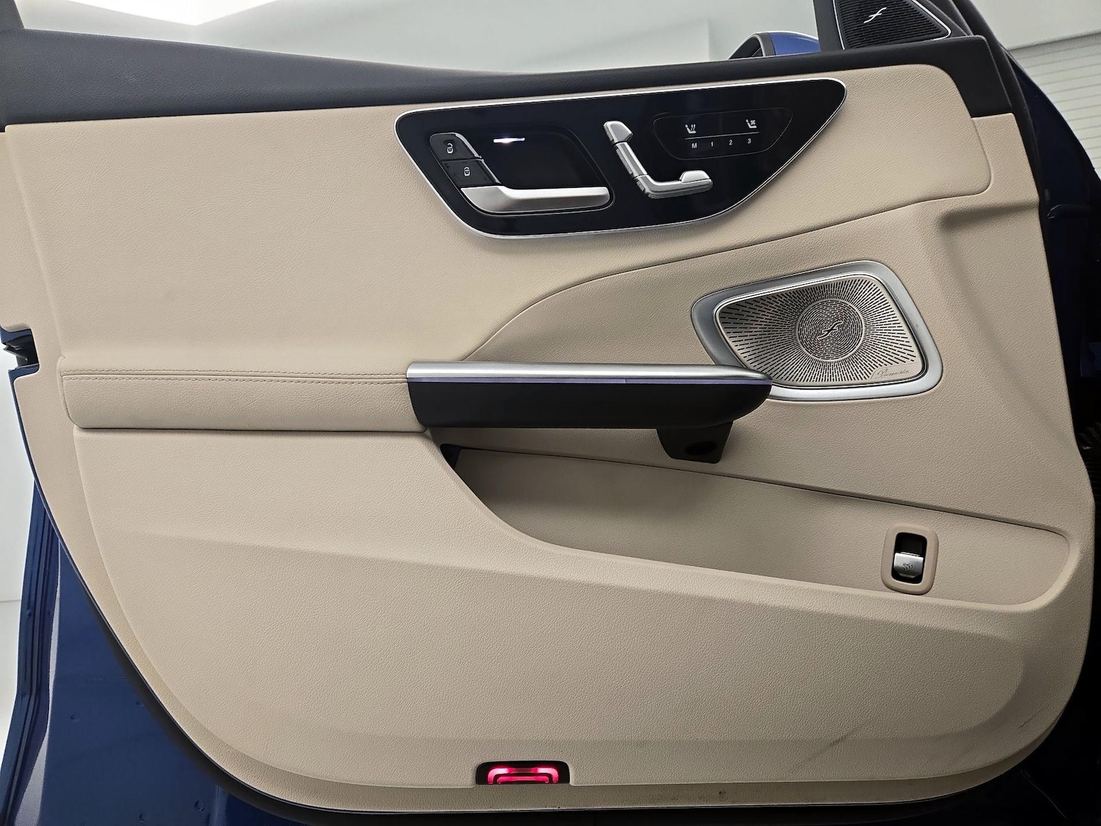 2025 Mercedes-Benz C-Class Sedan C 300 - Photo 13