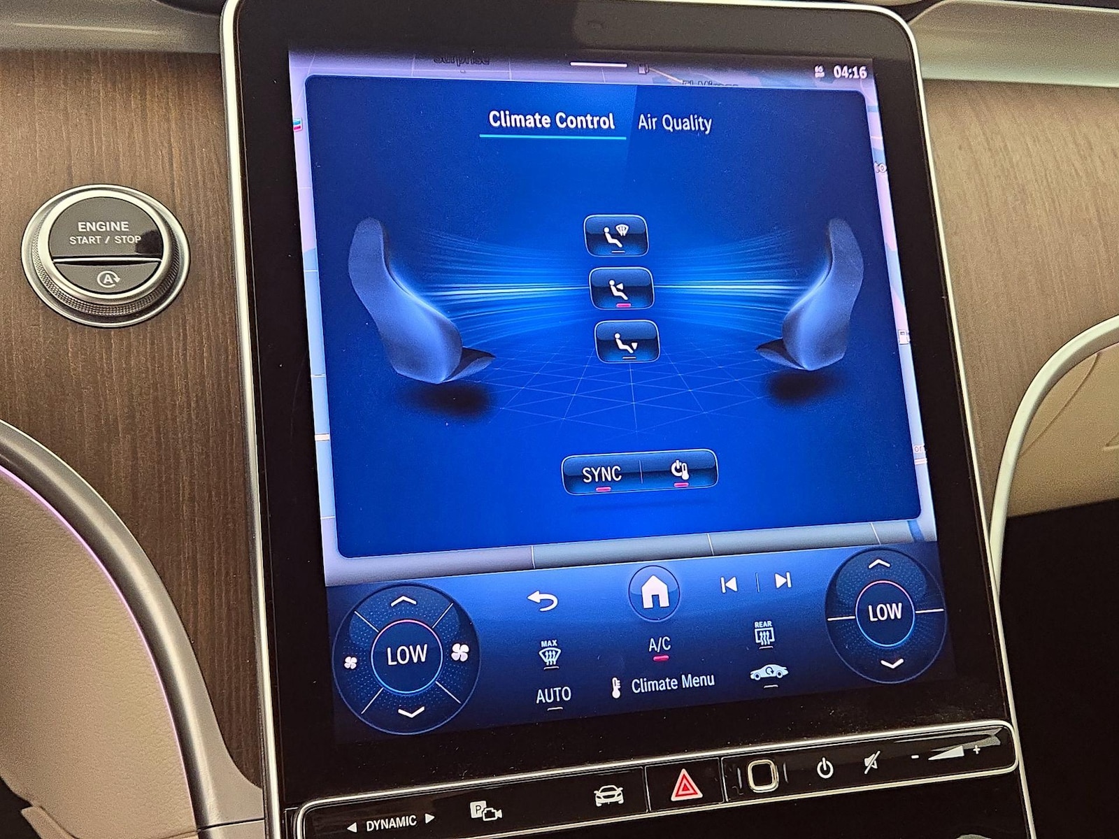 2025 Mercedes-Benz C-Class Sedan C 300 - Photo 18