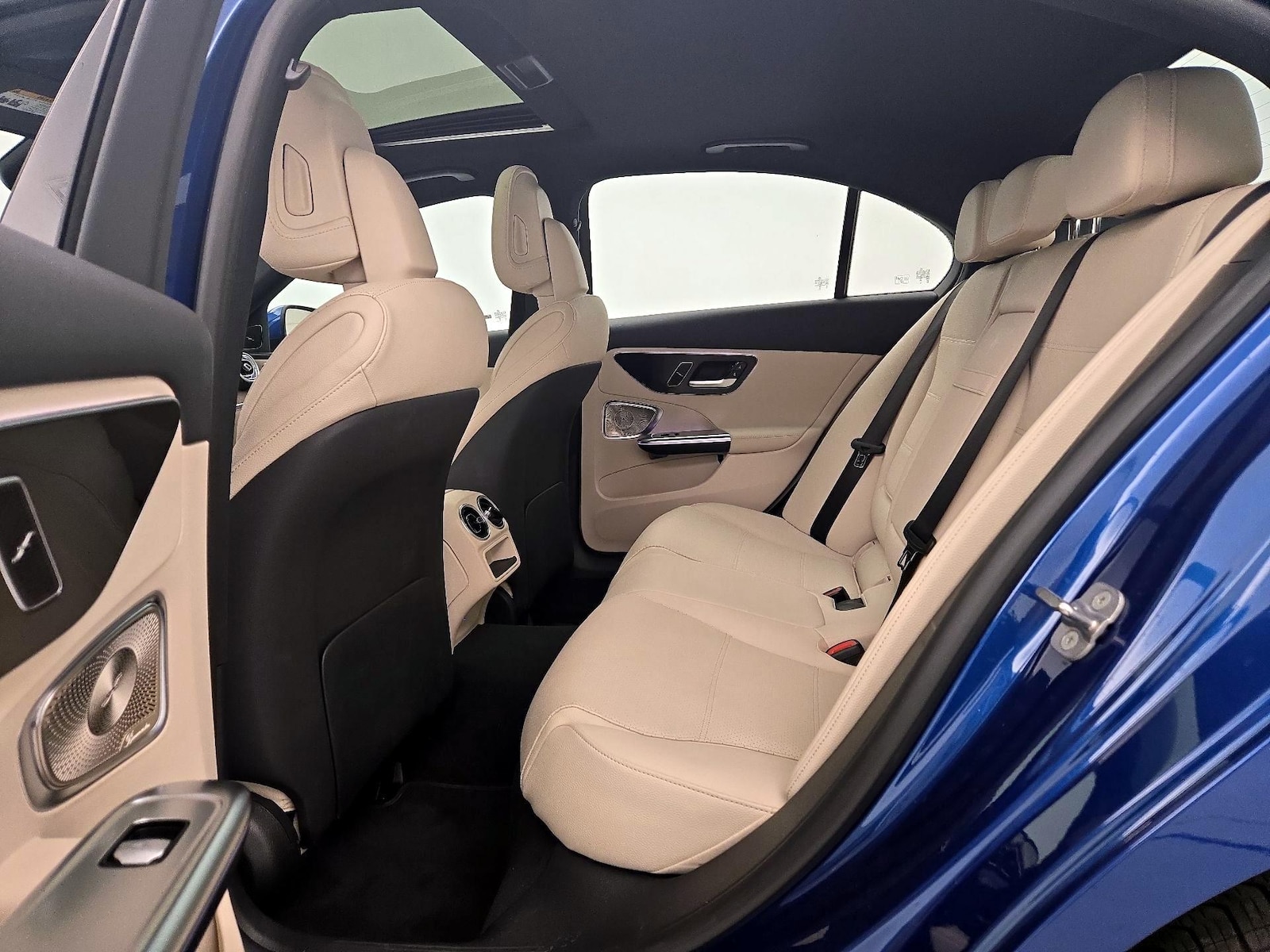 2025 Mercedes-Benz C-Class Sedan C 300 - Photo 22