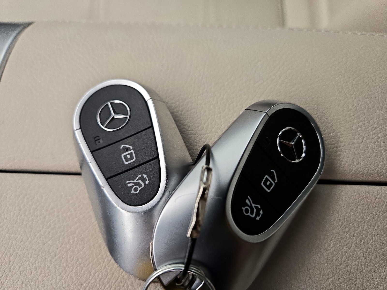 2025 Mercedes-Benz C-Class Sedan C 300 - Photo 25
