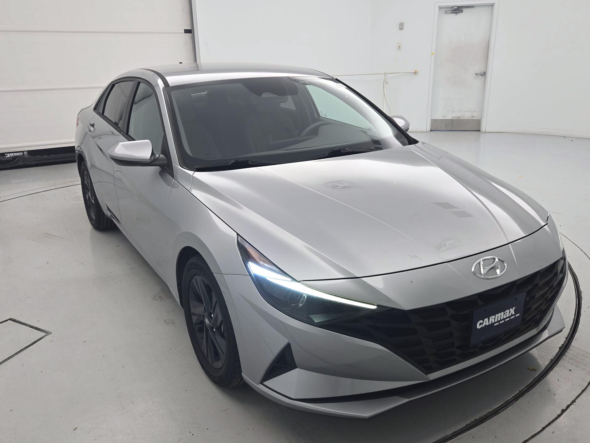 Thumbnail: 2022 Hyundai Elantra - 1
