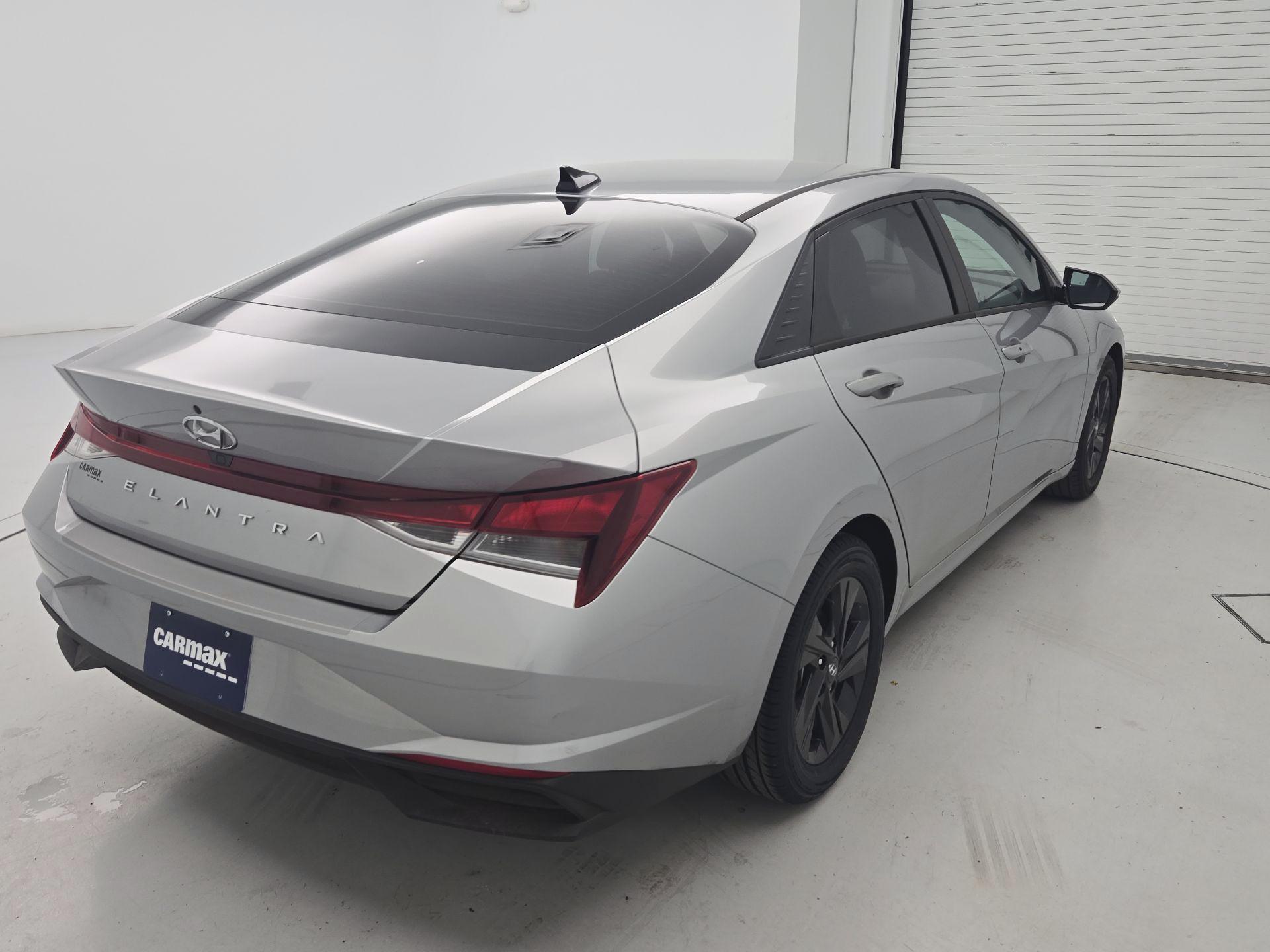 Thumbnail: 2022 Hyundai Elantra - 5