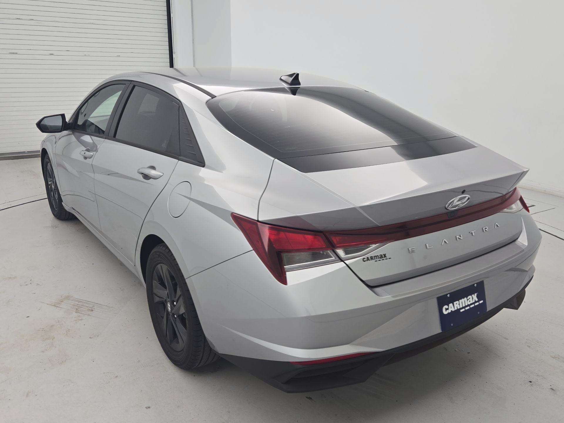 Thumbnail: 2022 Hyundai Elantra - 7