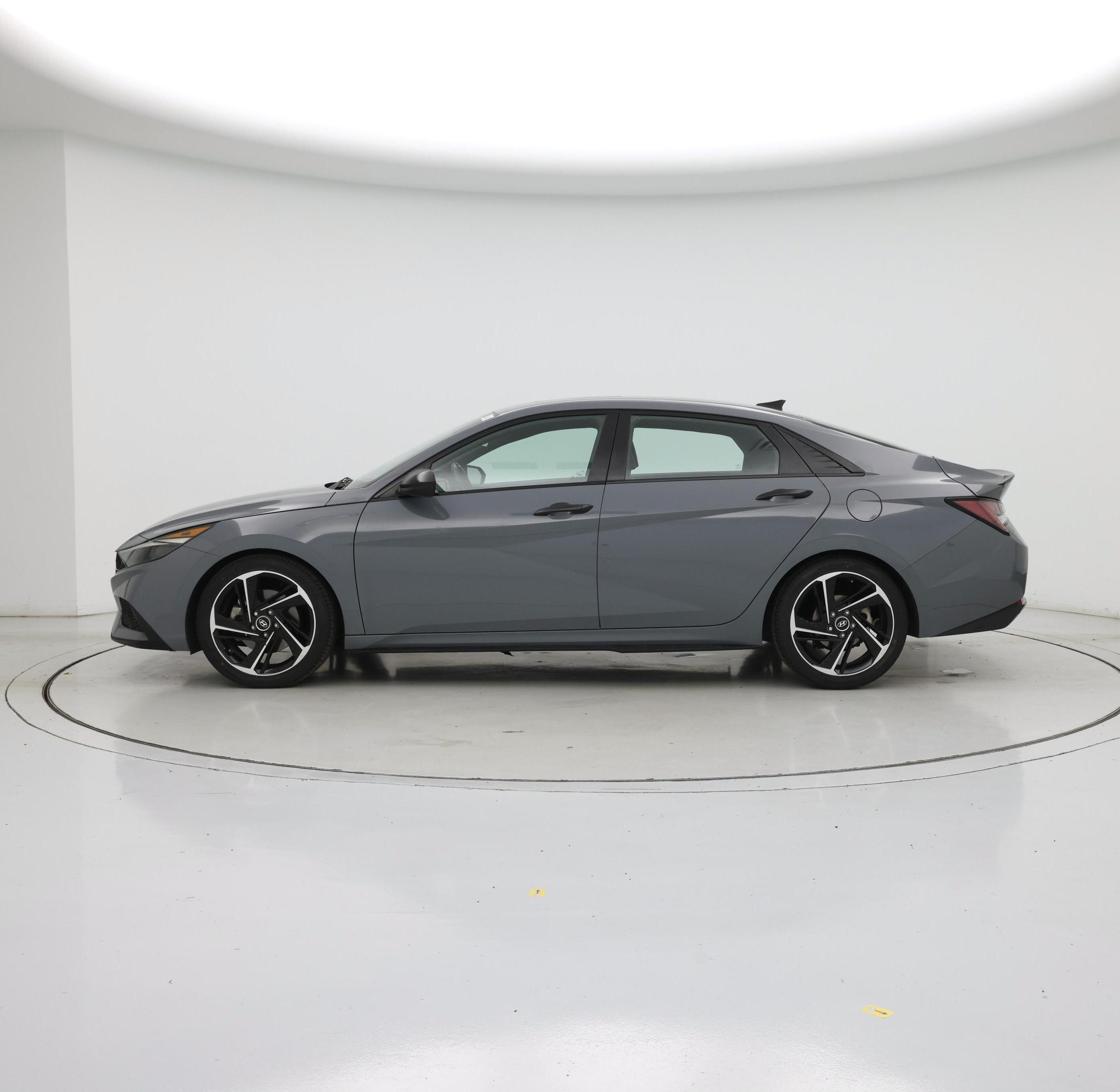 Thumbnail: 2021 Hyundai Elantra - 3