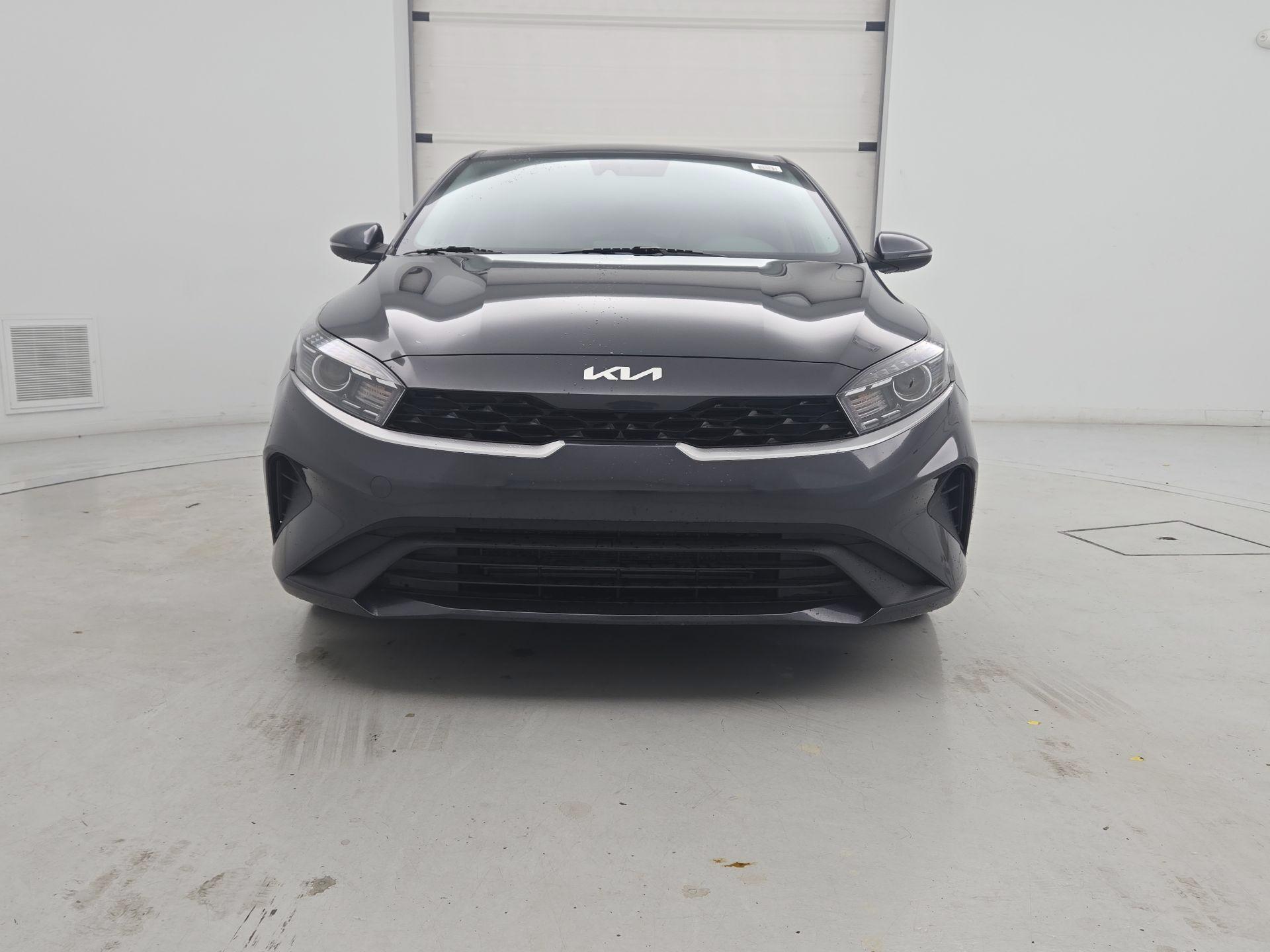 Thumbnail: 2023 Kia Forte - 2